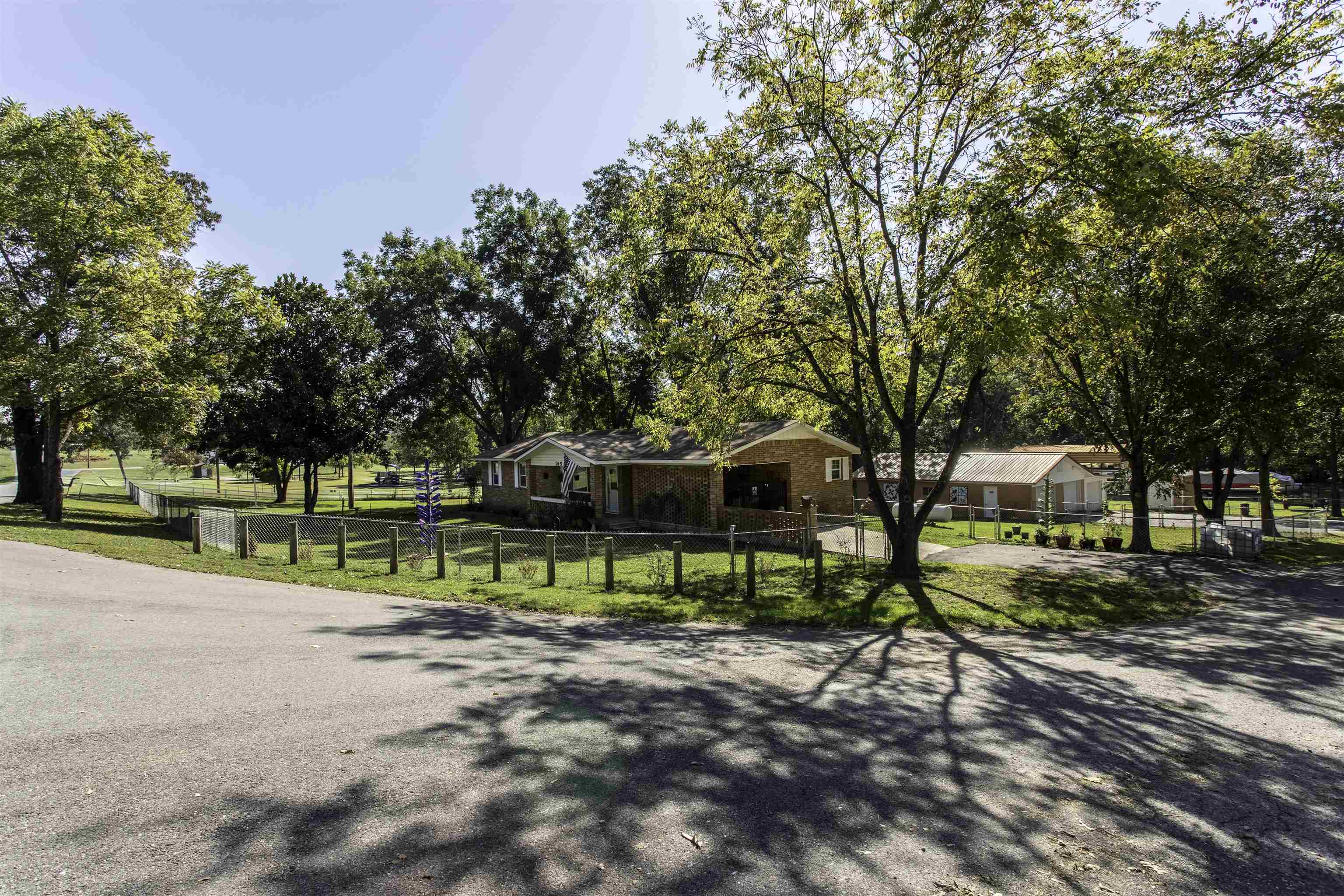 215 W Main  Evening Shade, AR