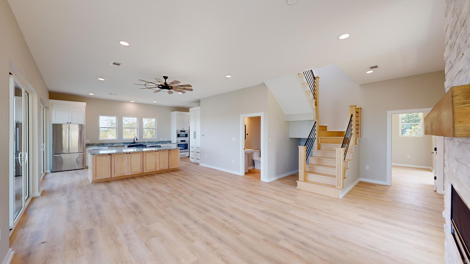 156 Waterfront  Hot Springs, AR
