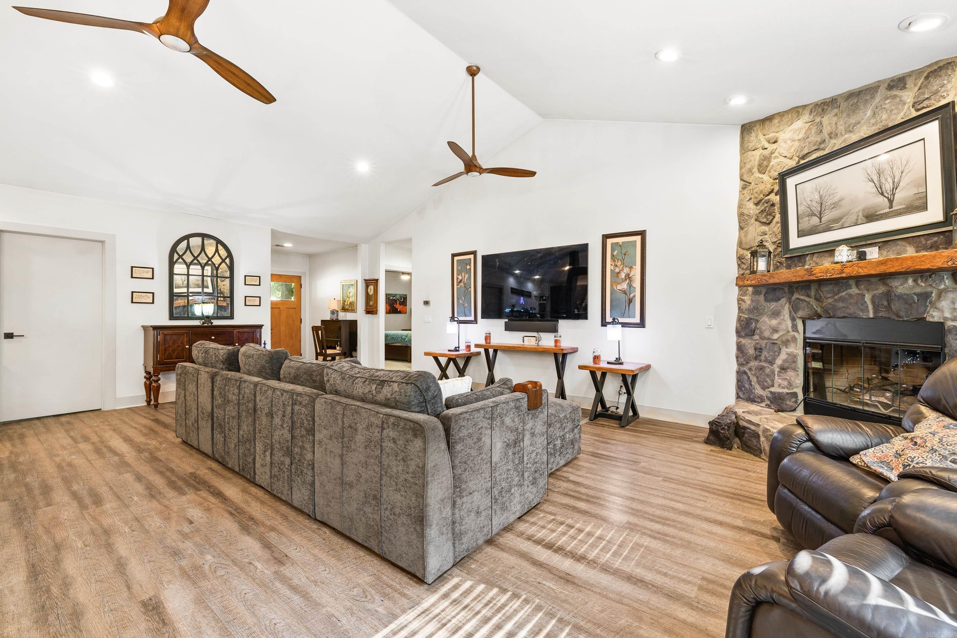 235 Hardwood Hills  Hot Springs, AR