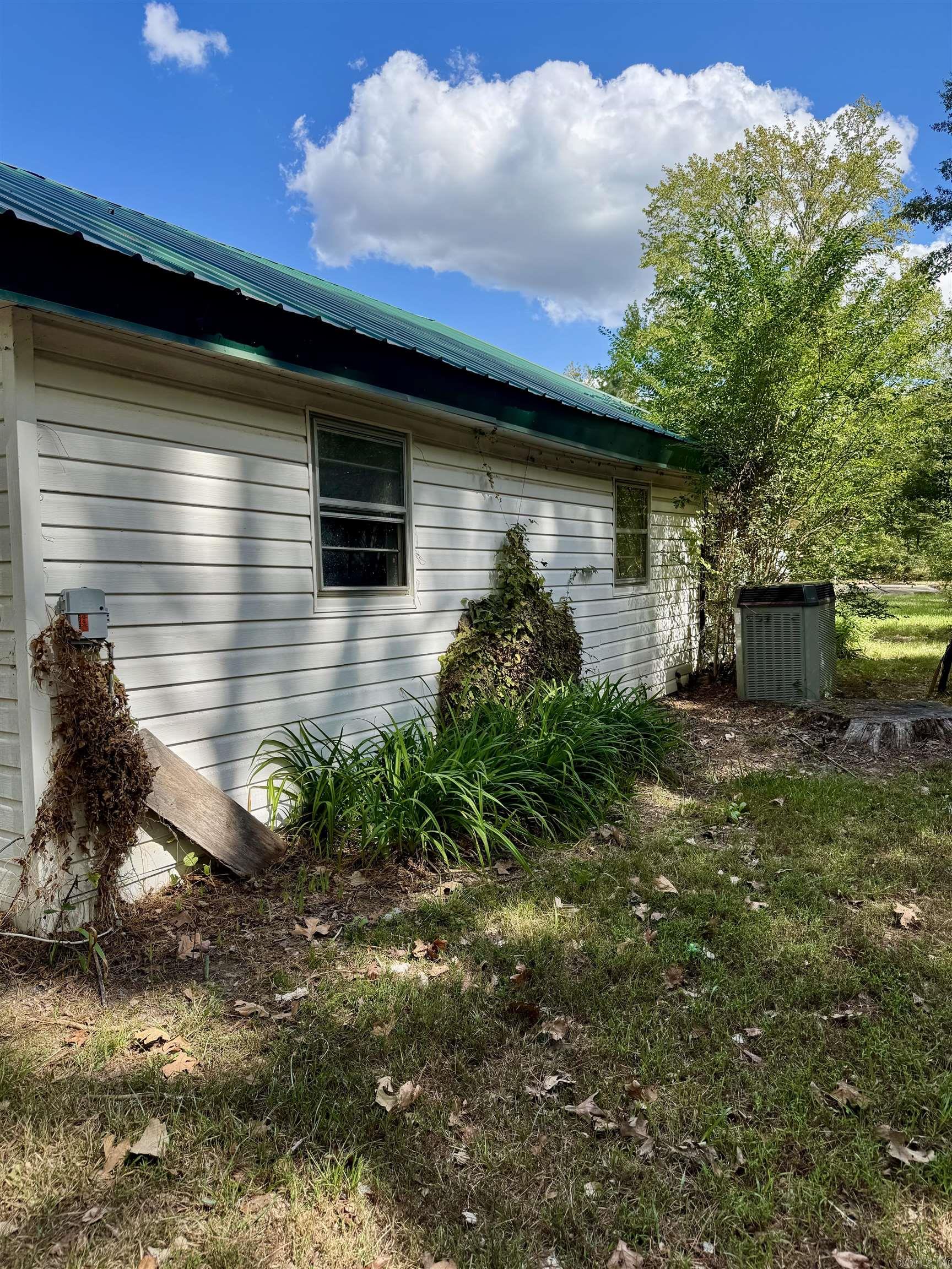 5411 Old Warren  Pine Bluff, AR