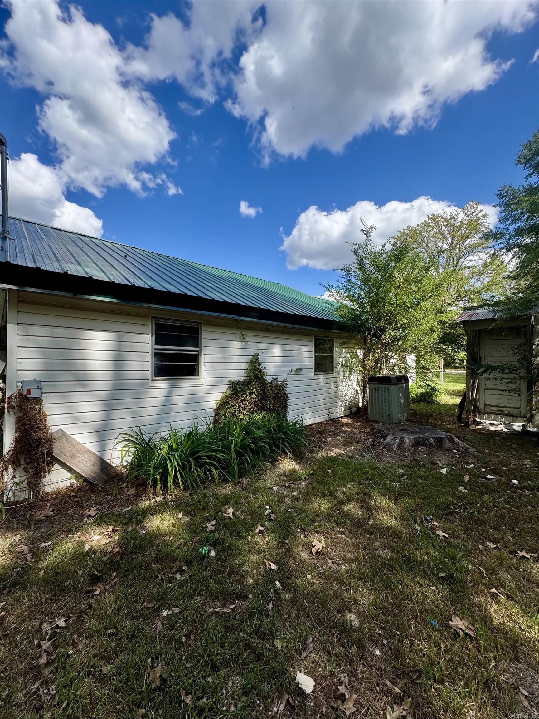 5411 Old Warren  Pine Bluff, AR