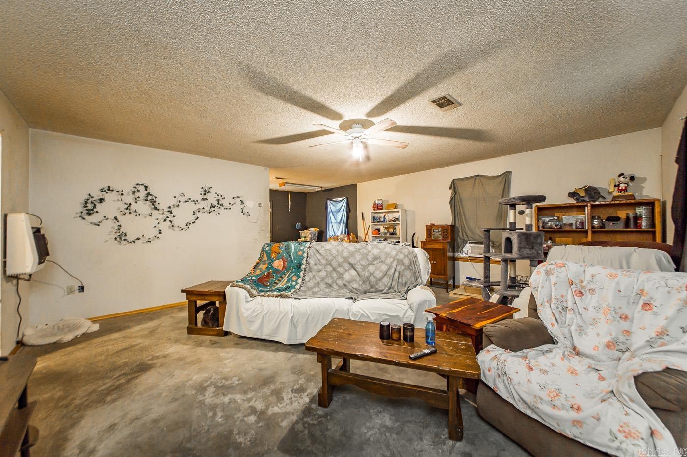 2423 S Chatfield  Benton, AR