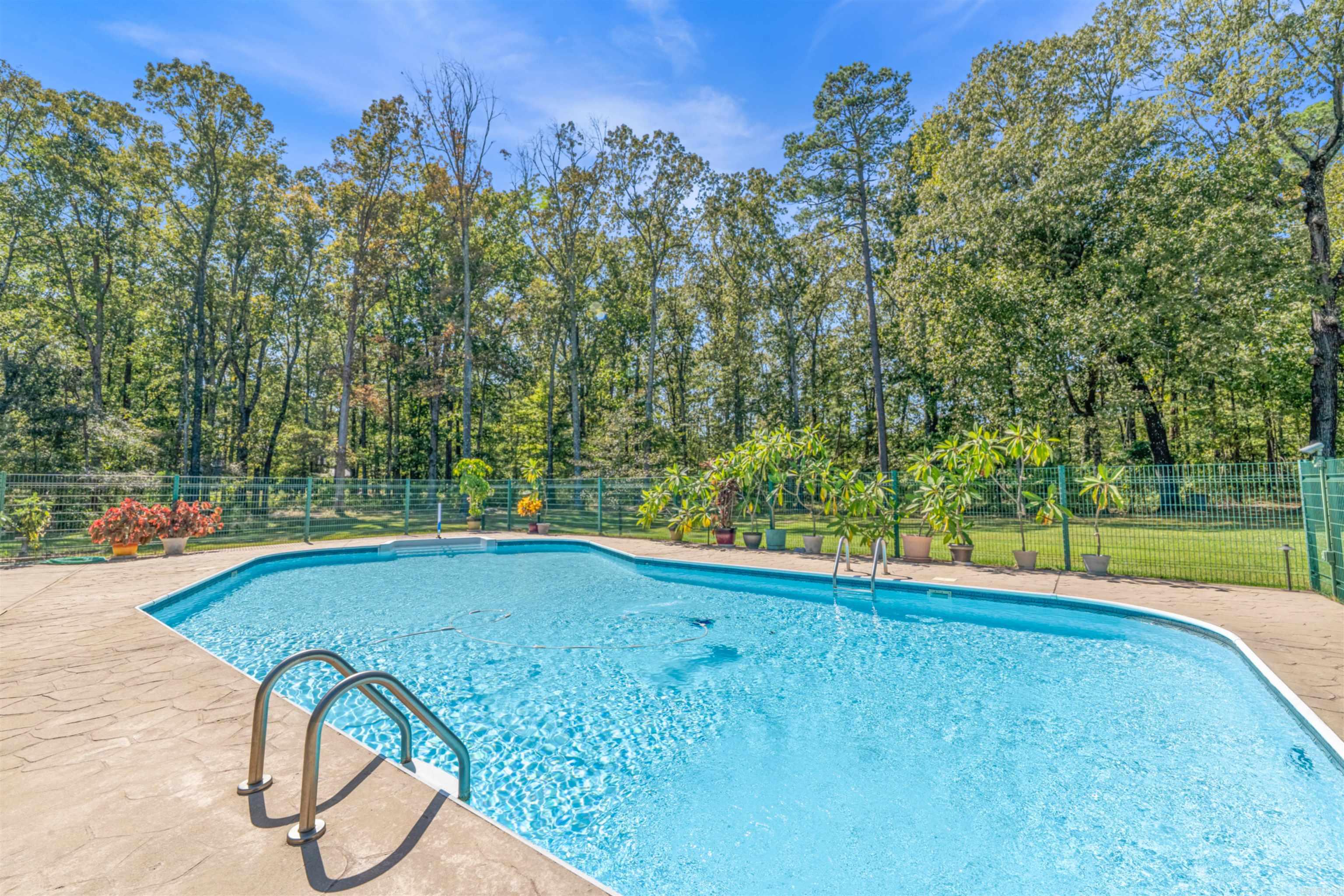 7438 Cross Road  Pine Bluff, AR