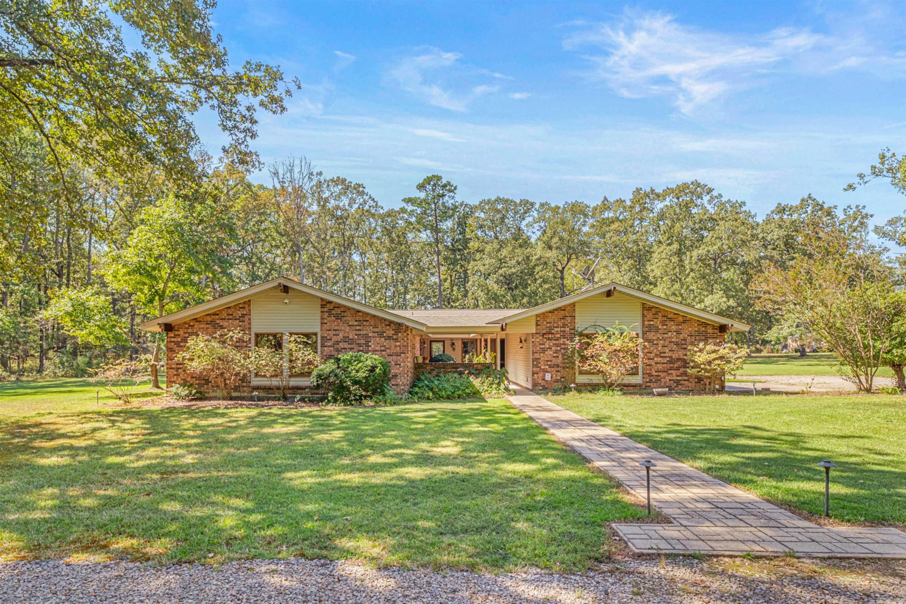 7438 Cross Road  Pine Bluff, AR