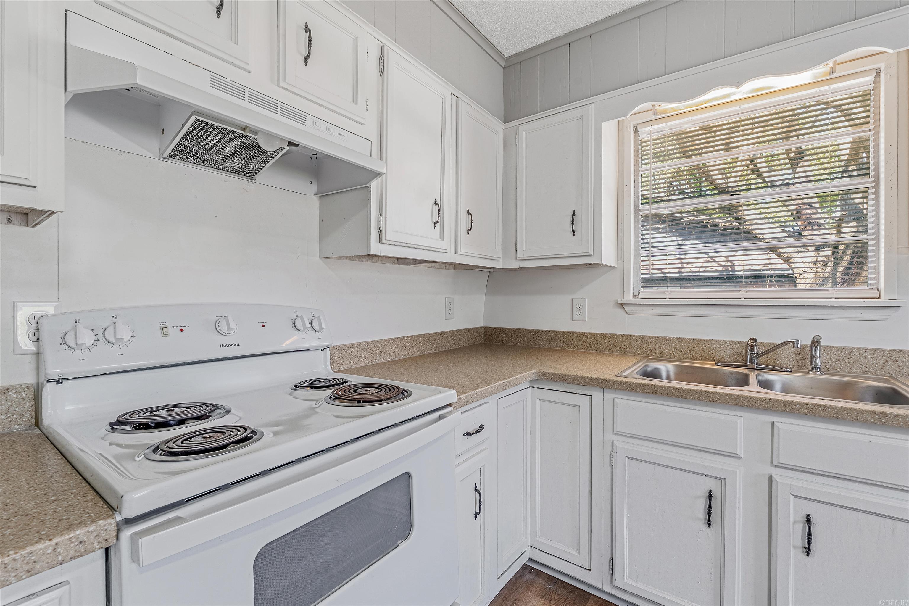 615 & 617 Brierly Dr  Sherwood, AR