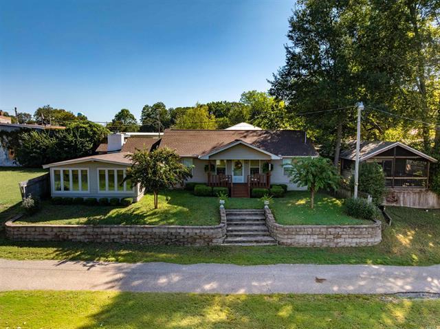 213 S 1st  Augusta, AR