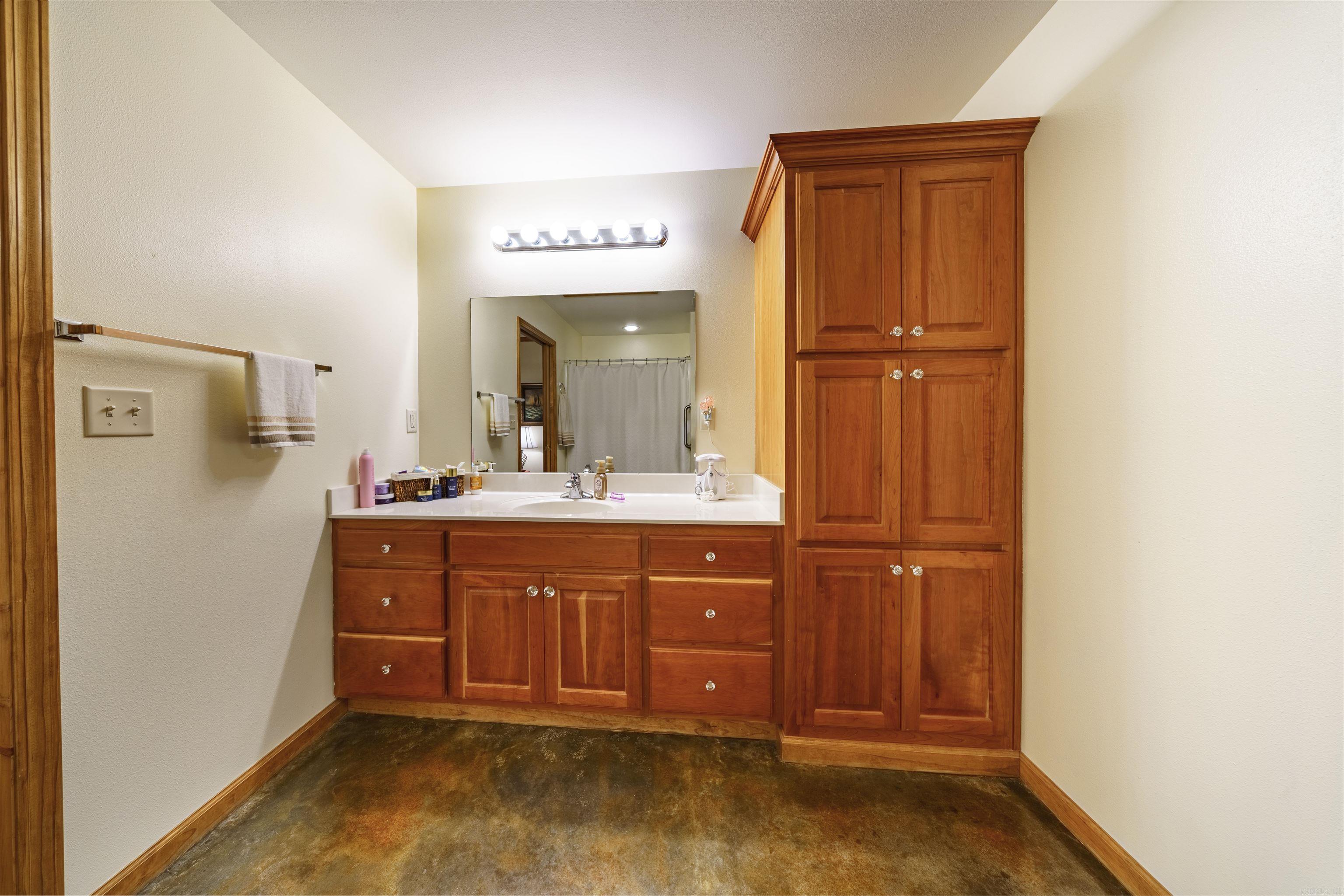 213 S 1st  Augusta, AR