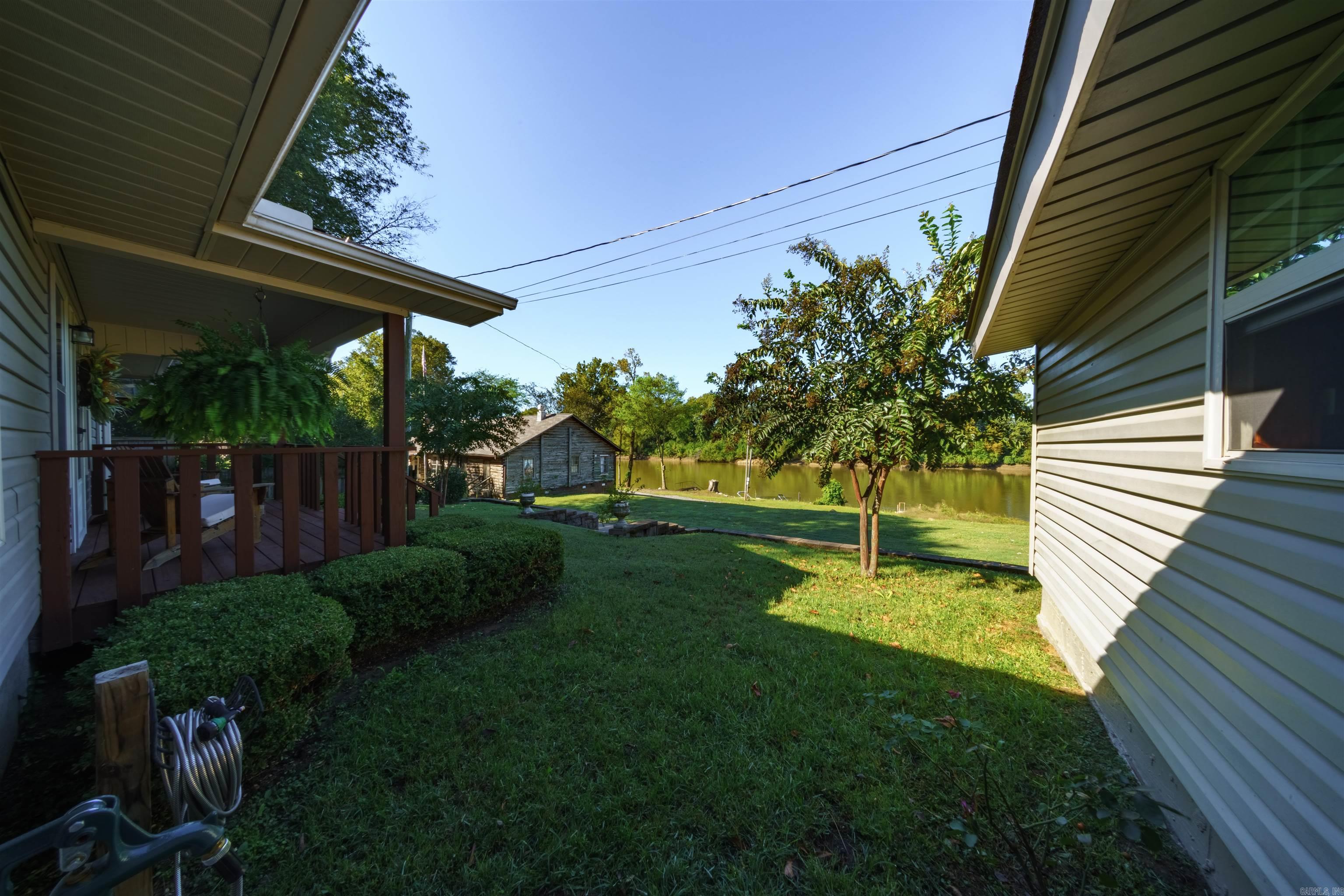 213 S 1st  Augusta, AR