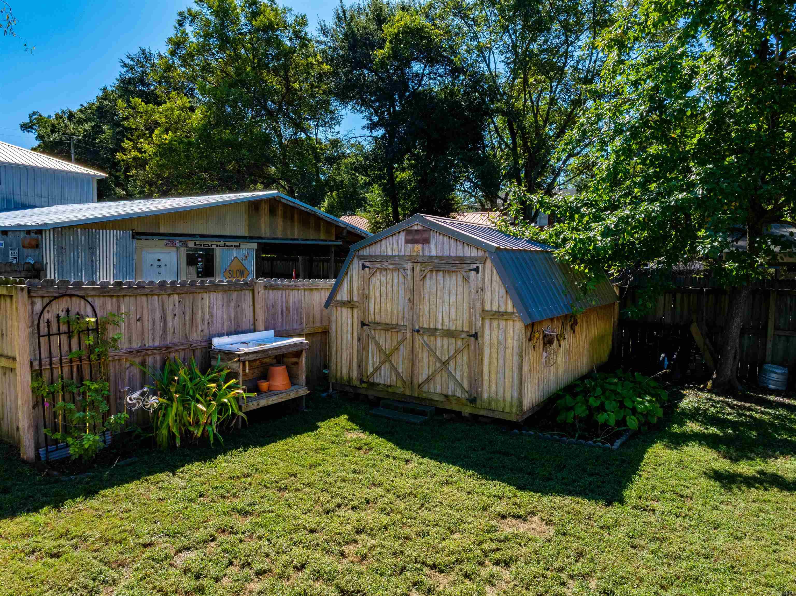 213 S 1st  Augusta, AR