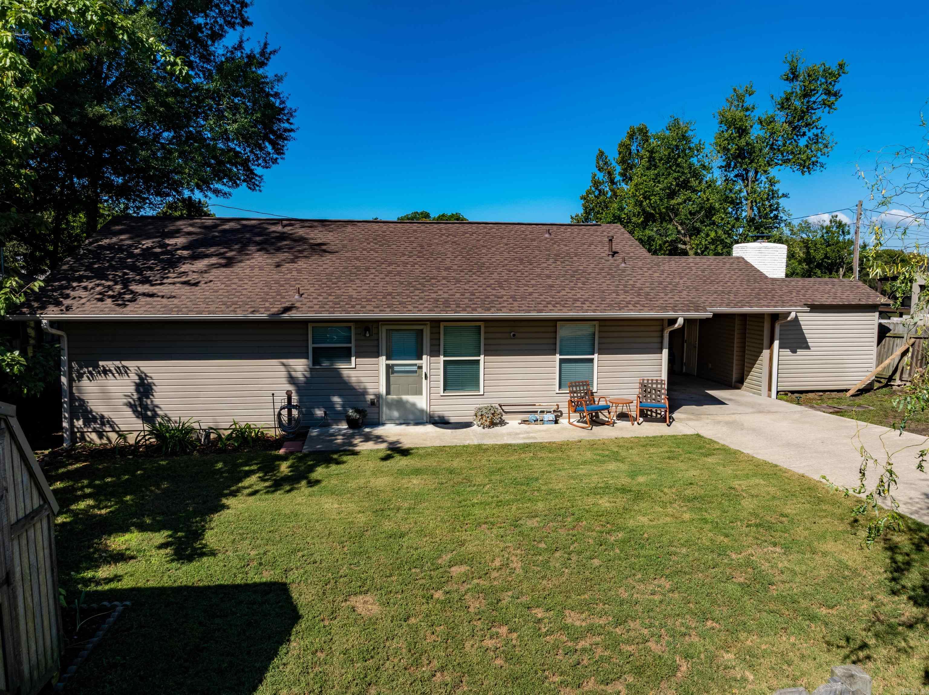 213 S 1st  Augusta, AR