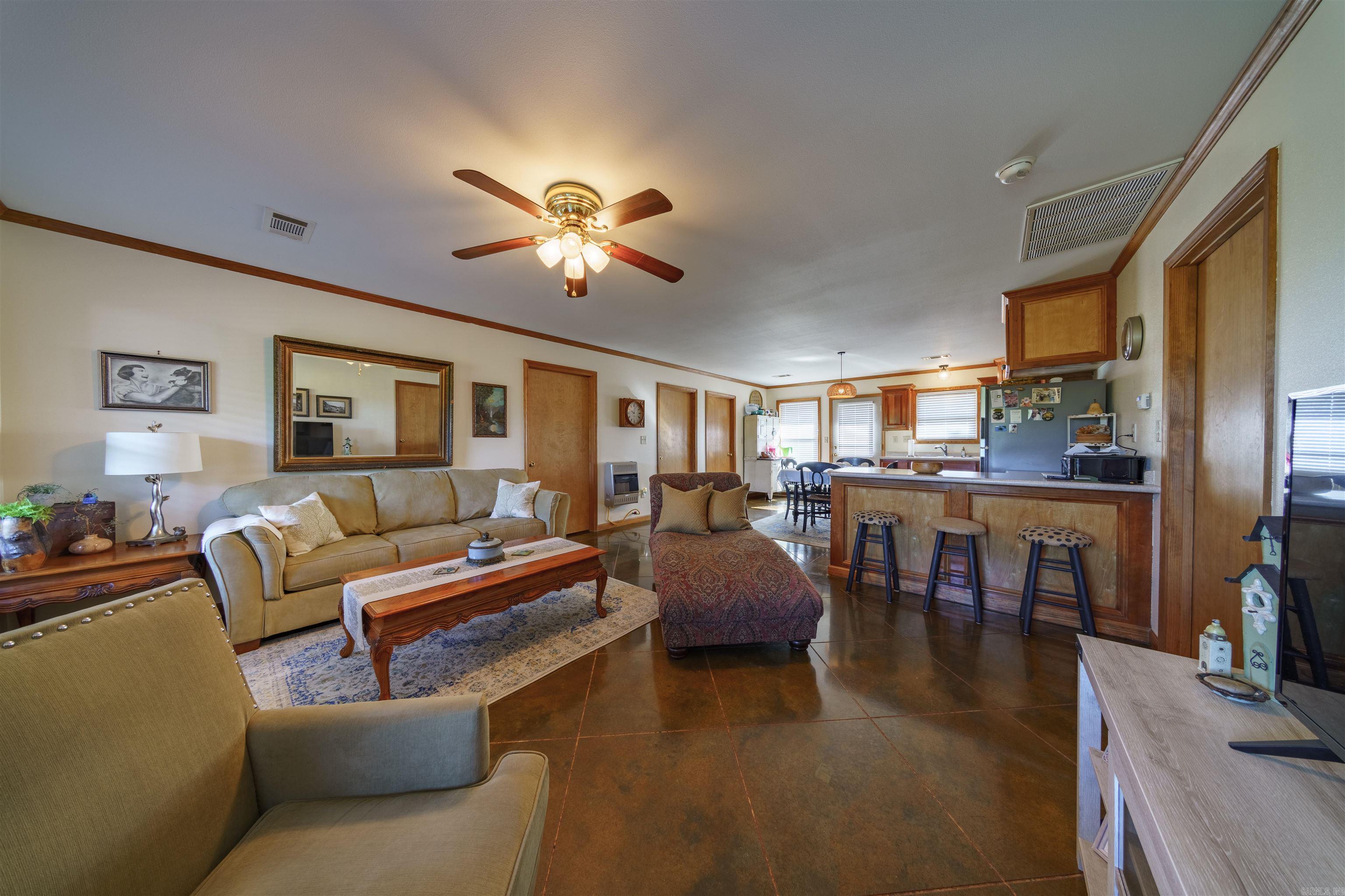 213 S 1st  Augusta, AR