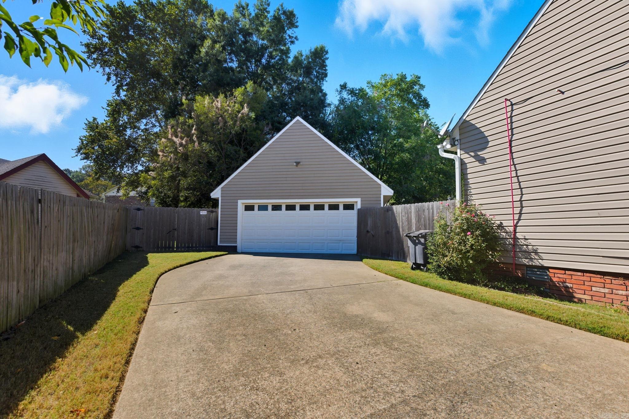 14 White Oak  Searcy, AR