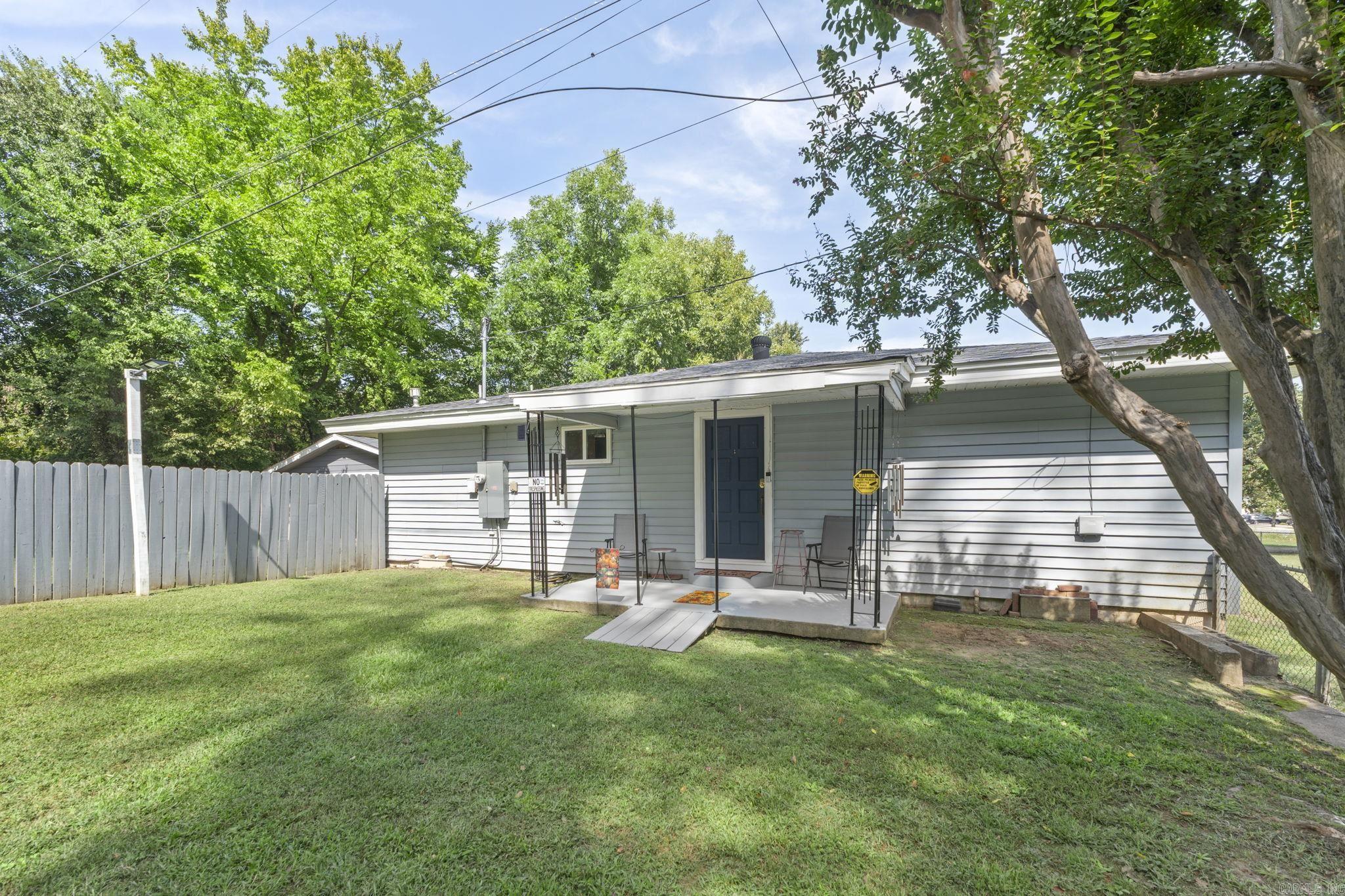 1908 S Knoxville  Russellville, AR