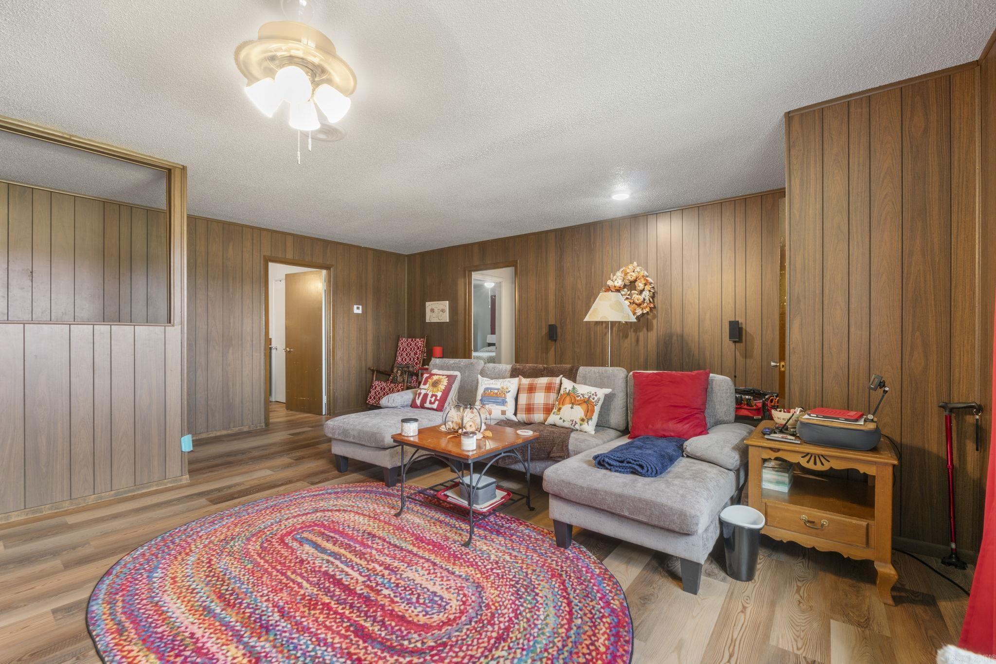 1908 S Knoxville  Russellville, AR