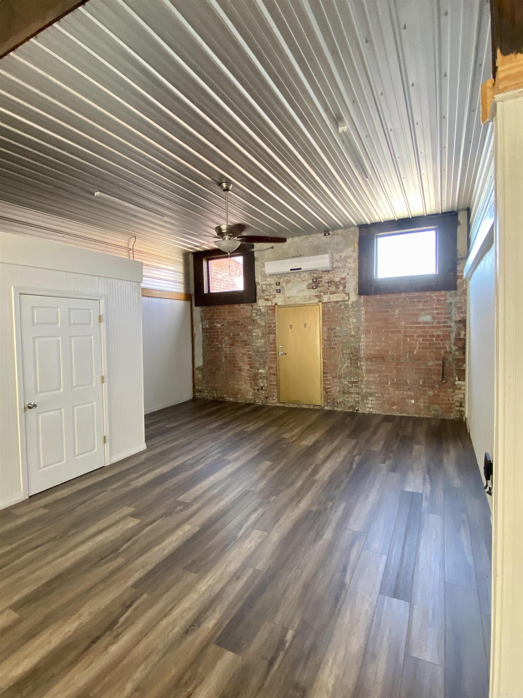 115 N Fulton Street  Johnson, AR