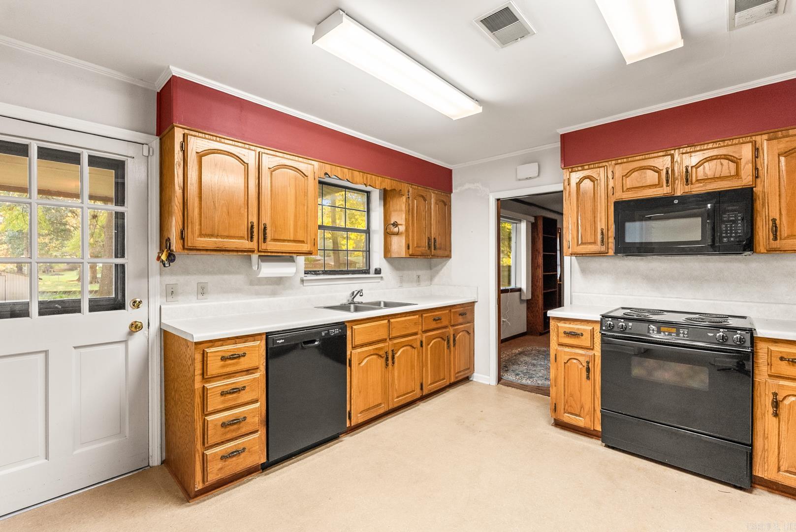 6 Roberts  Mayflower, AR