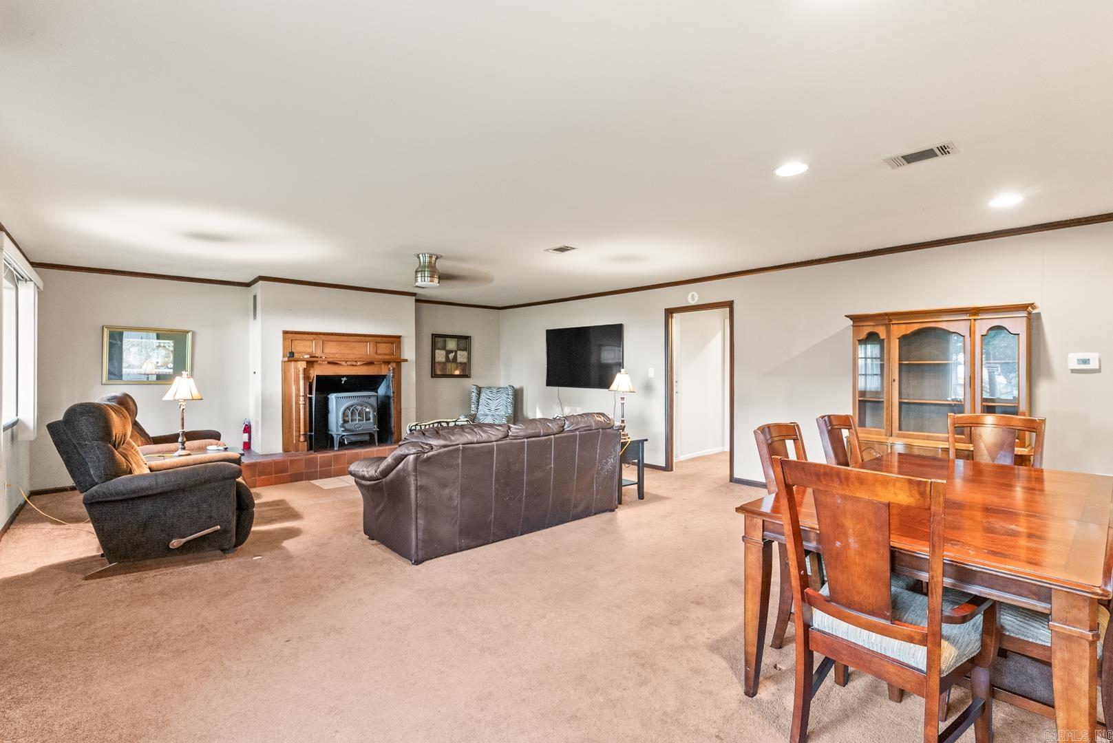 6 Roberts  Mayflower, AR