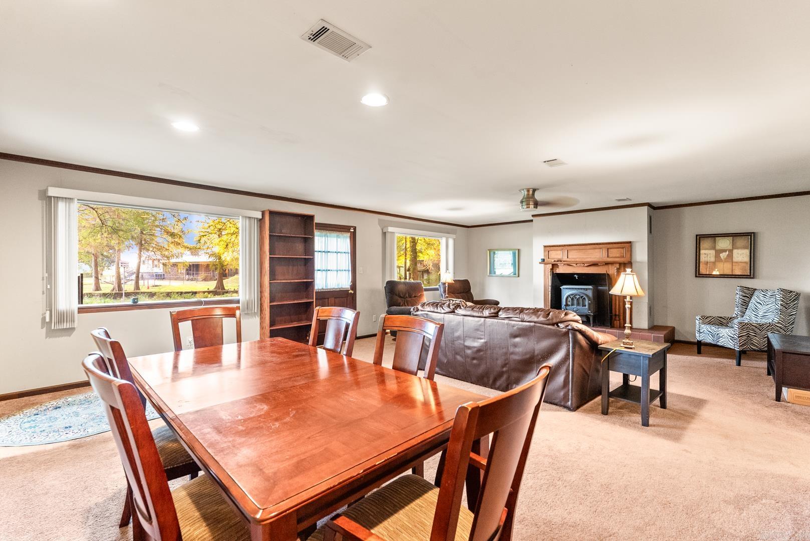 6 Roberts  Mayflower, AR