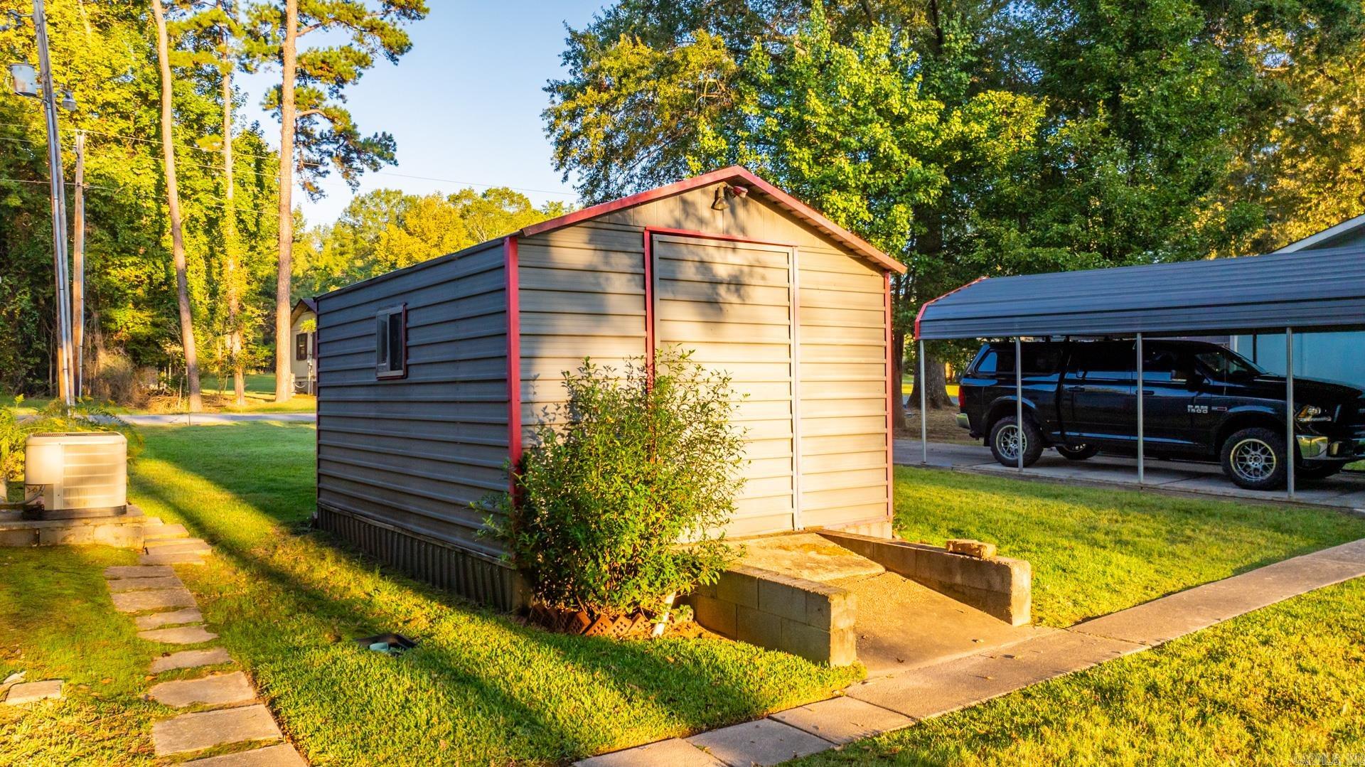 6 Roberts  Mayflower, AR