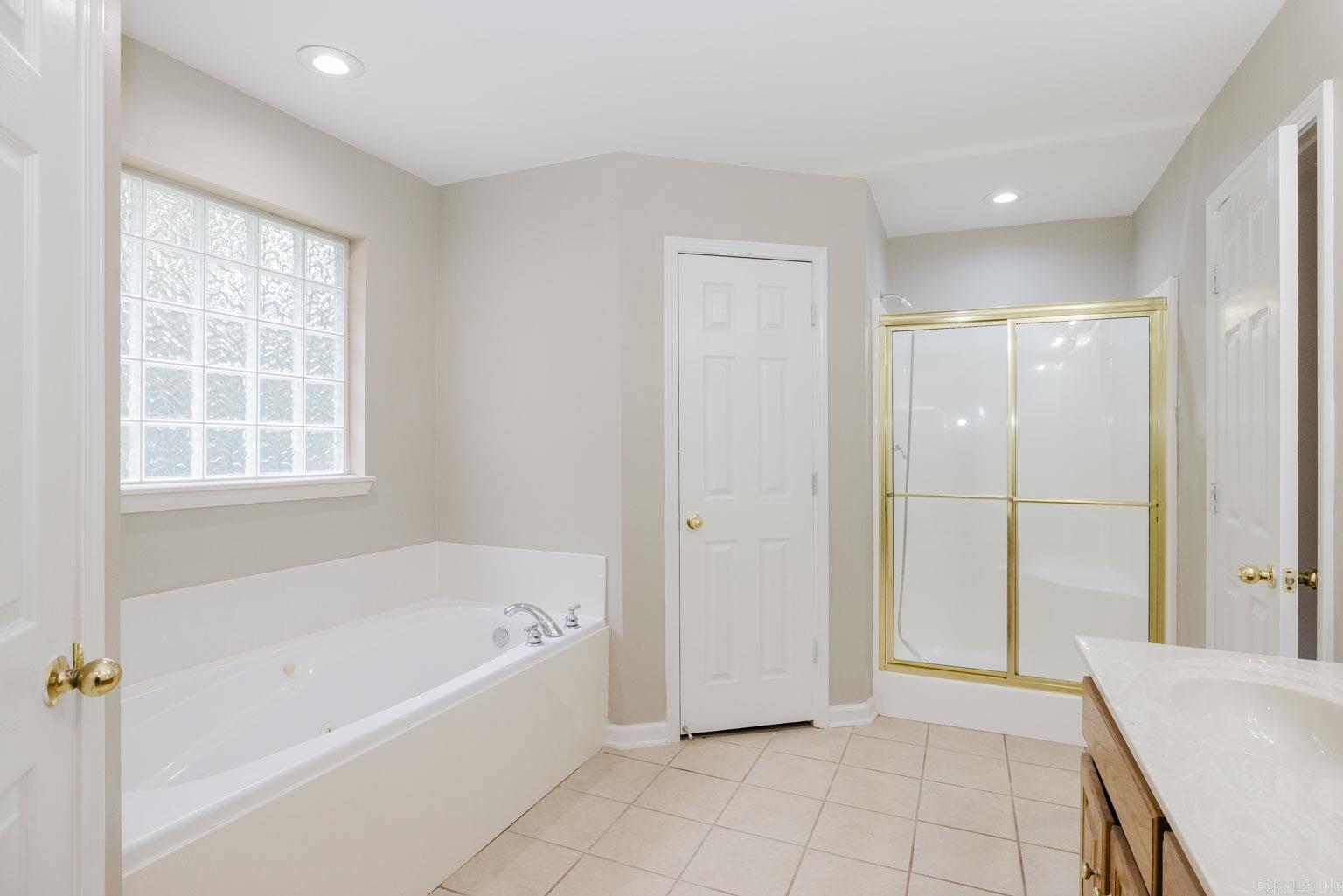 2411 Shadowcreek  Bryant, AR