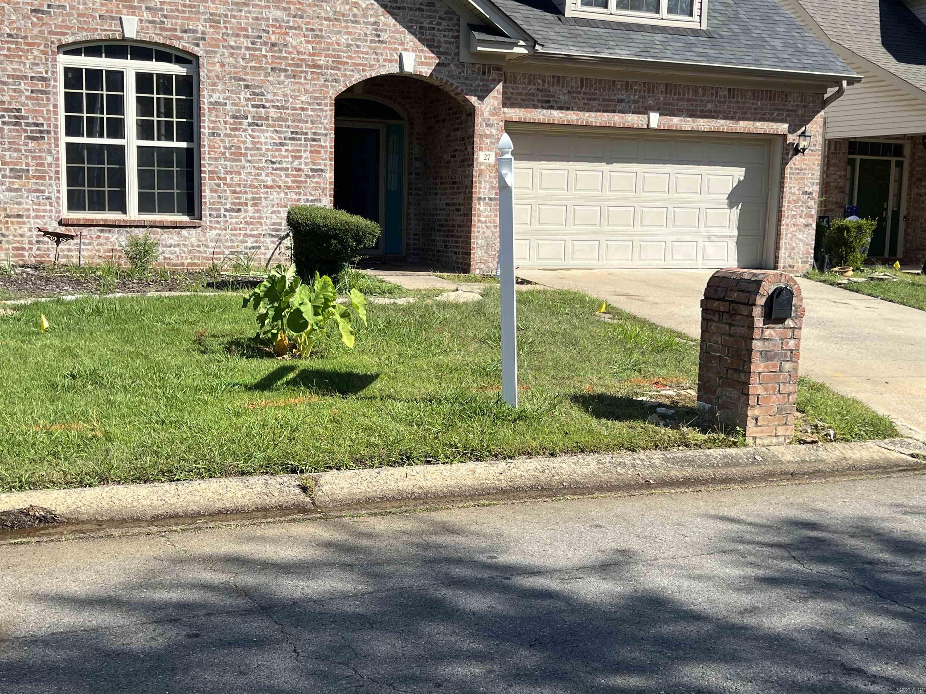 27 Courtside Pl  Little Rock, AR