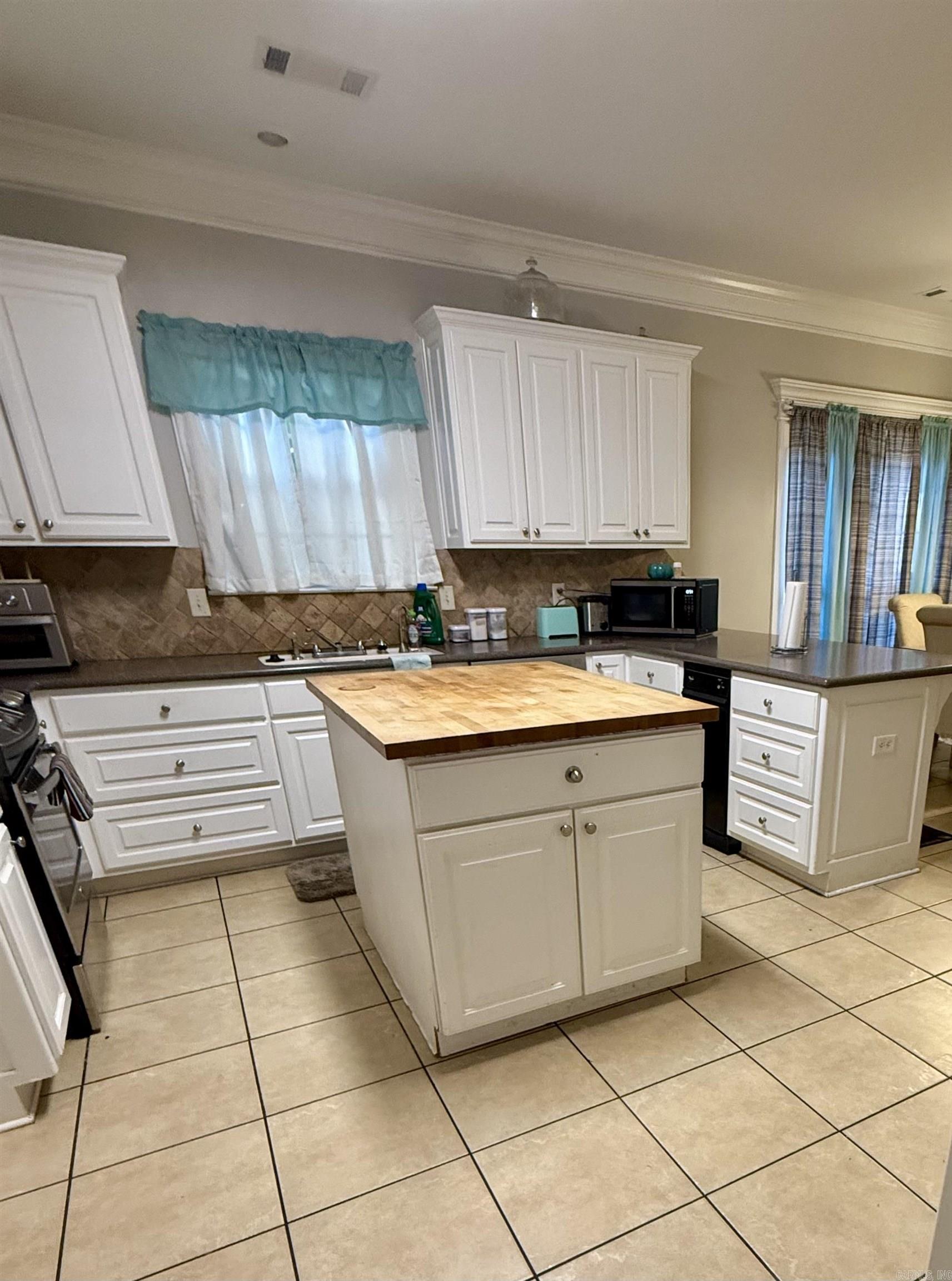 27 Courtside Pl  Little Rock, AR