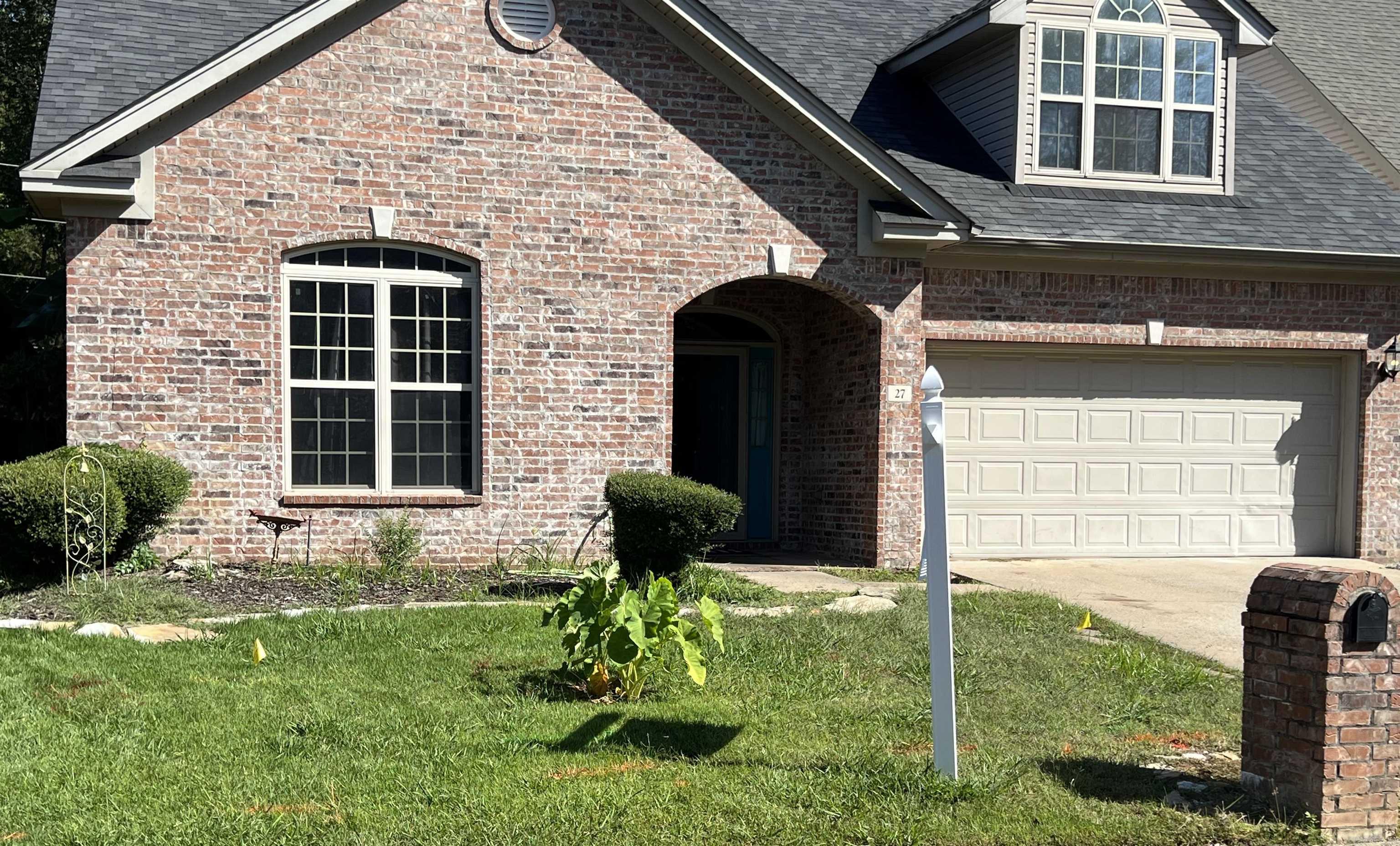 27 Courtside Pl  Little Rock, AR