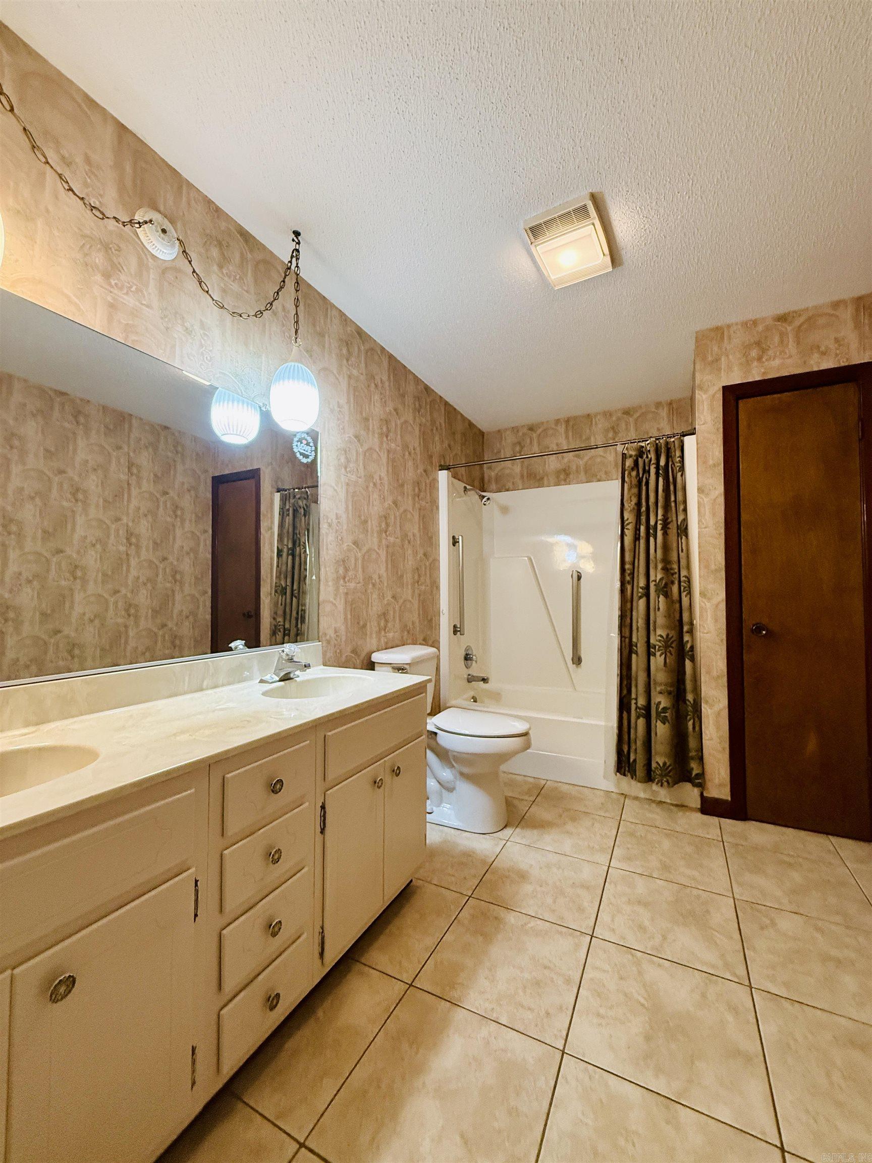 901 Hester  Jonesboro, AR