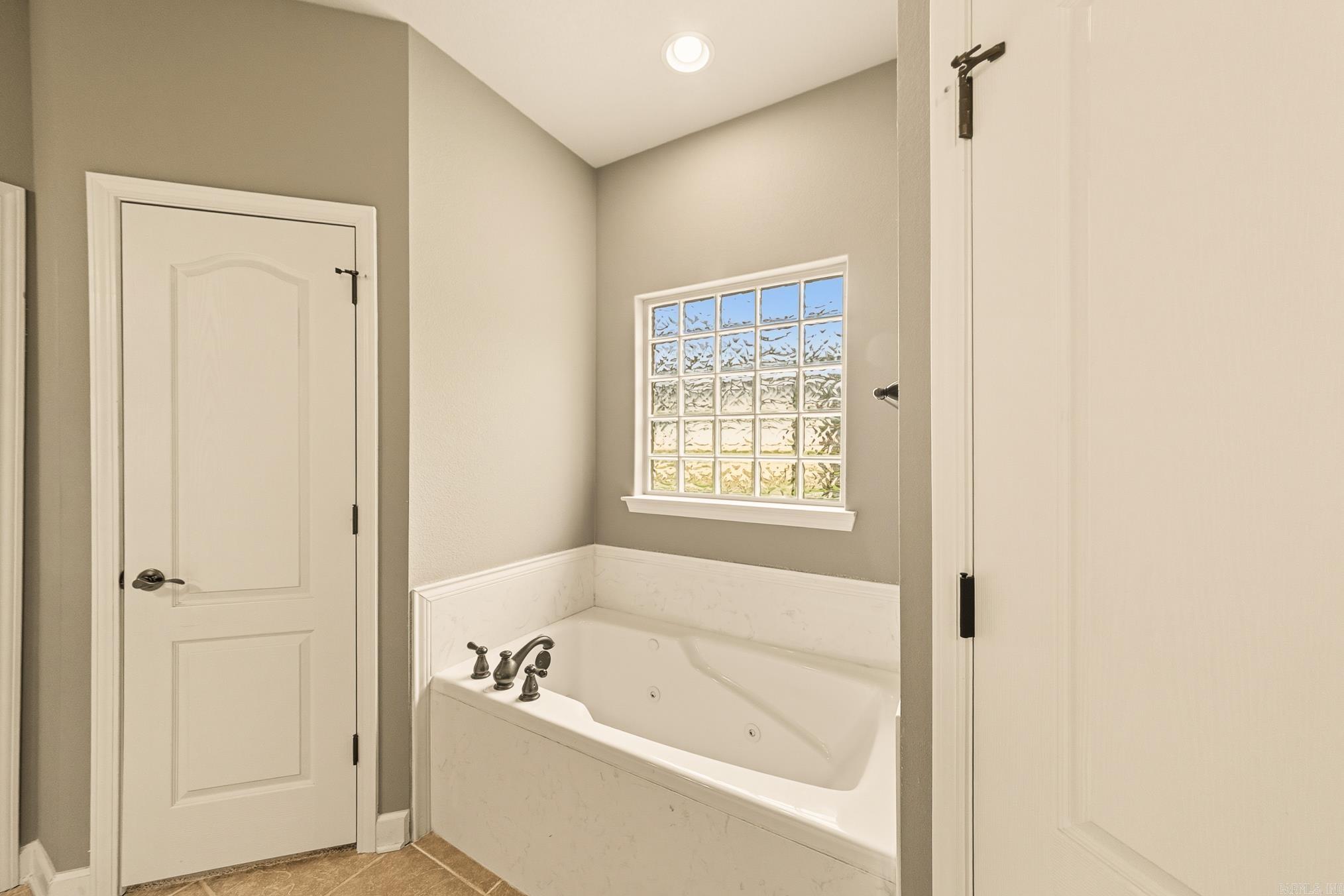 39 Bryson  Ward, AR