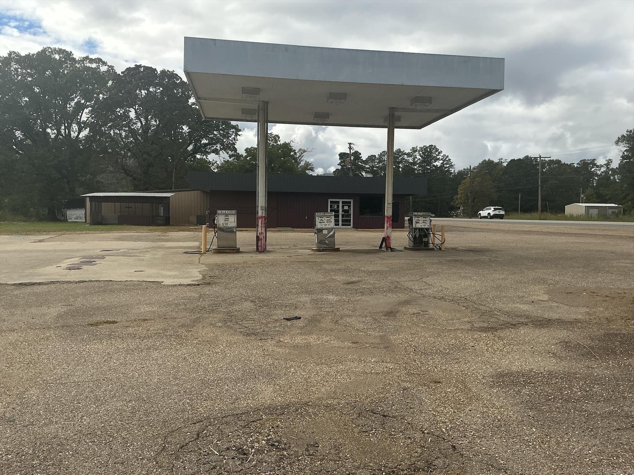 3405 W HWY 82  Crossett, AR
