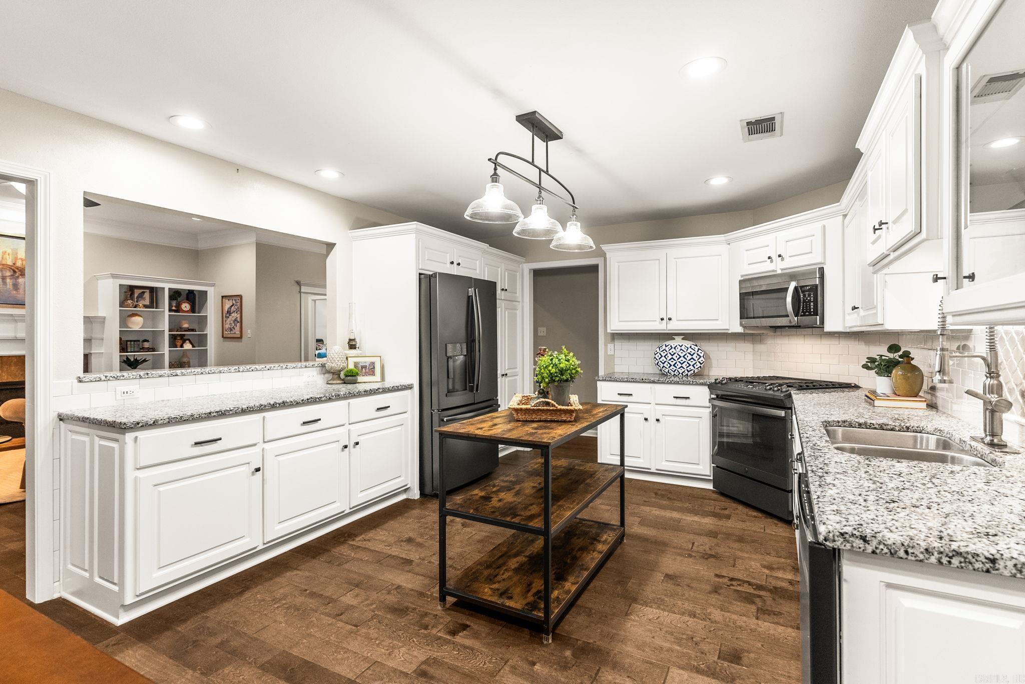 114 Calais  Maumelle, AR