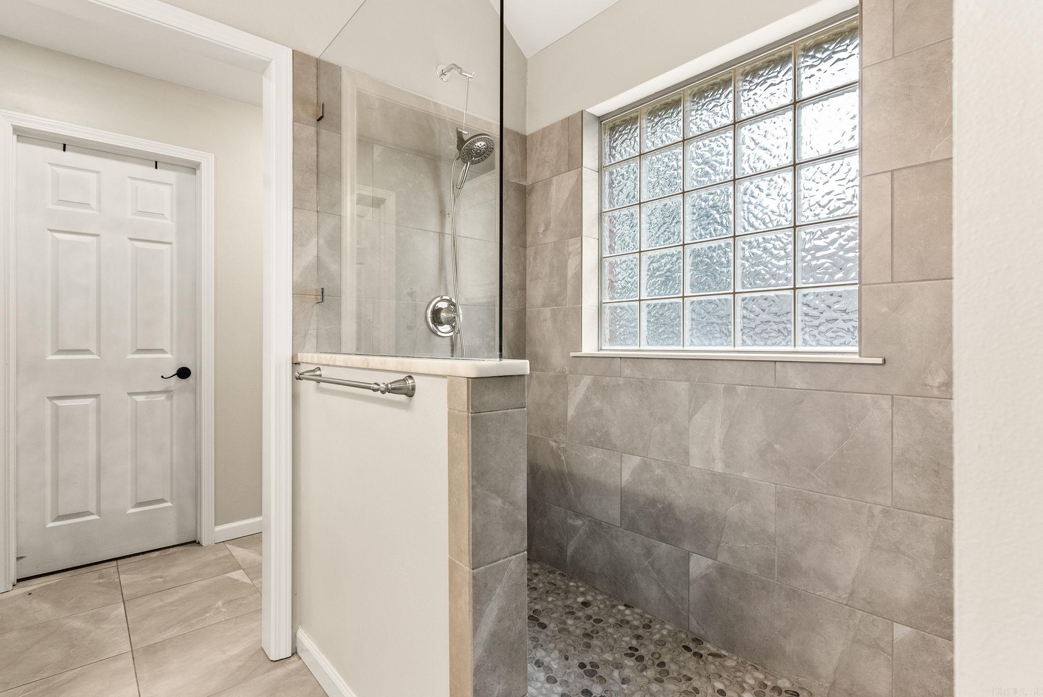 114 Calais  Maumelle, AR