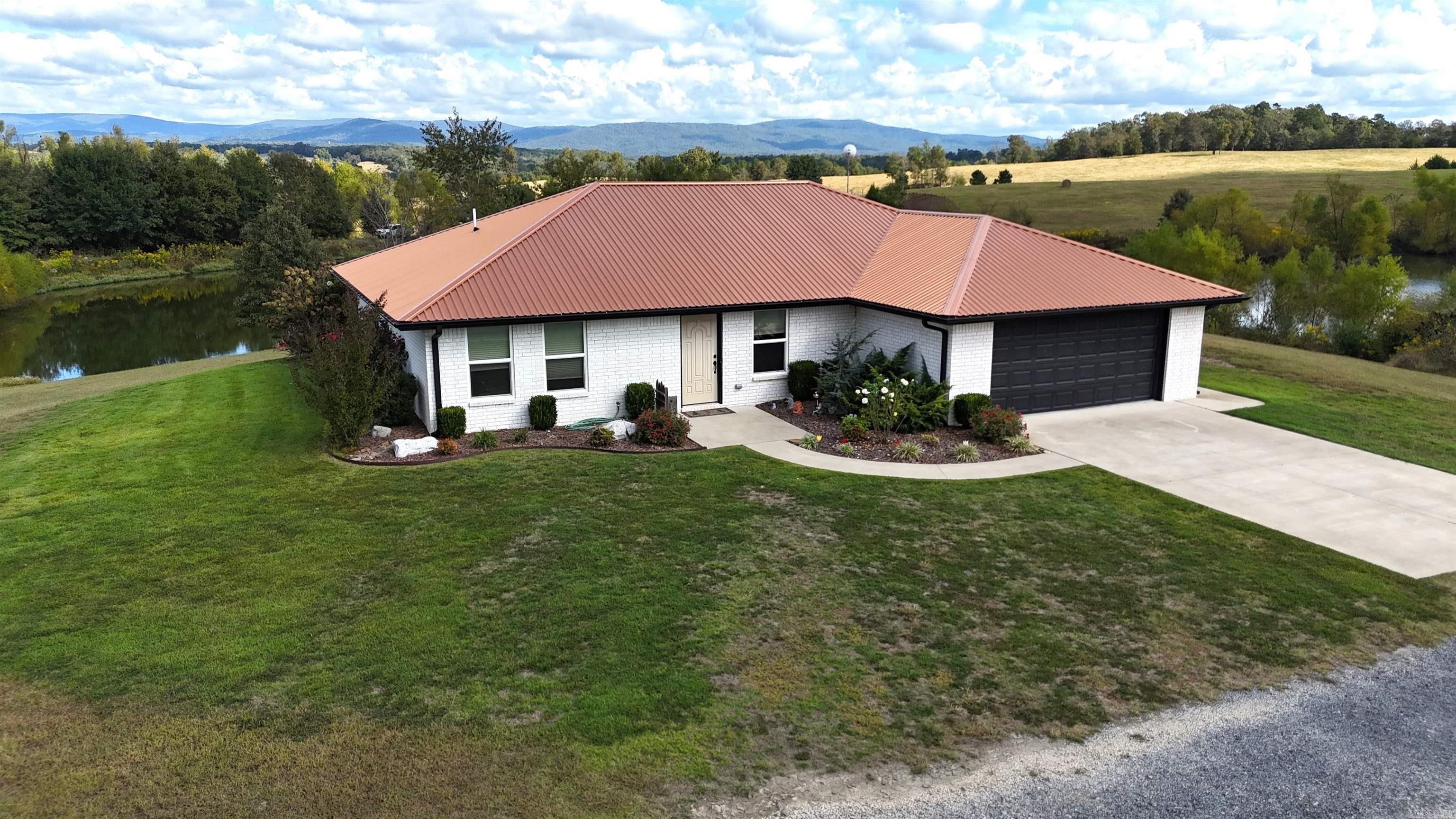 227 Chrystal Hill  Mena, AR