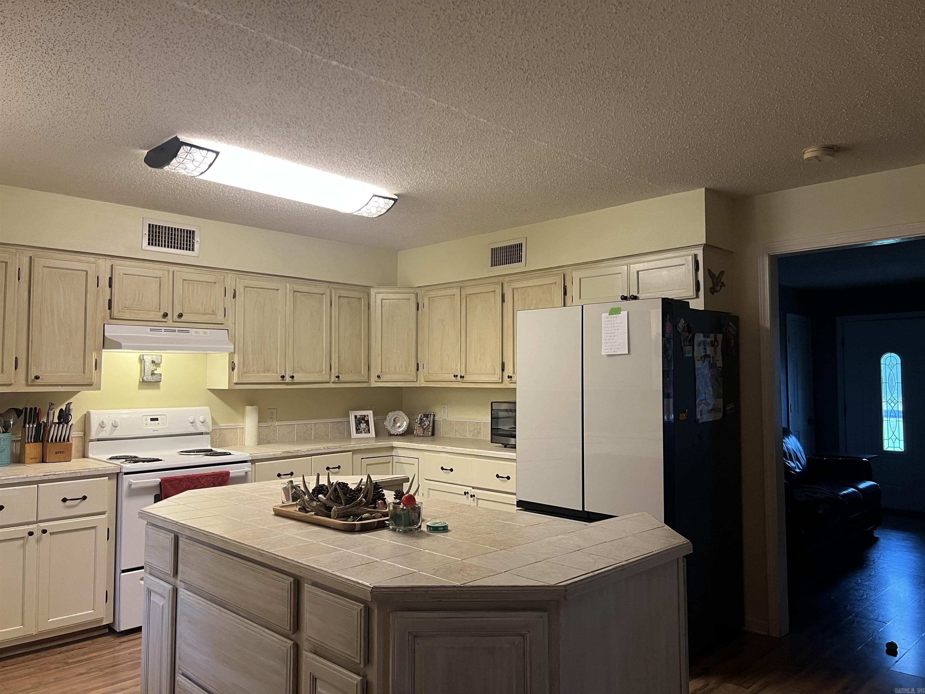 904 W Dogwood  Star City, AR