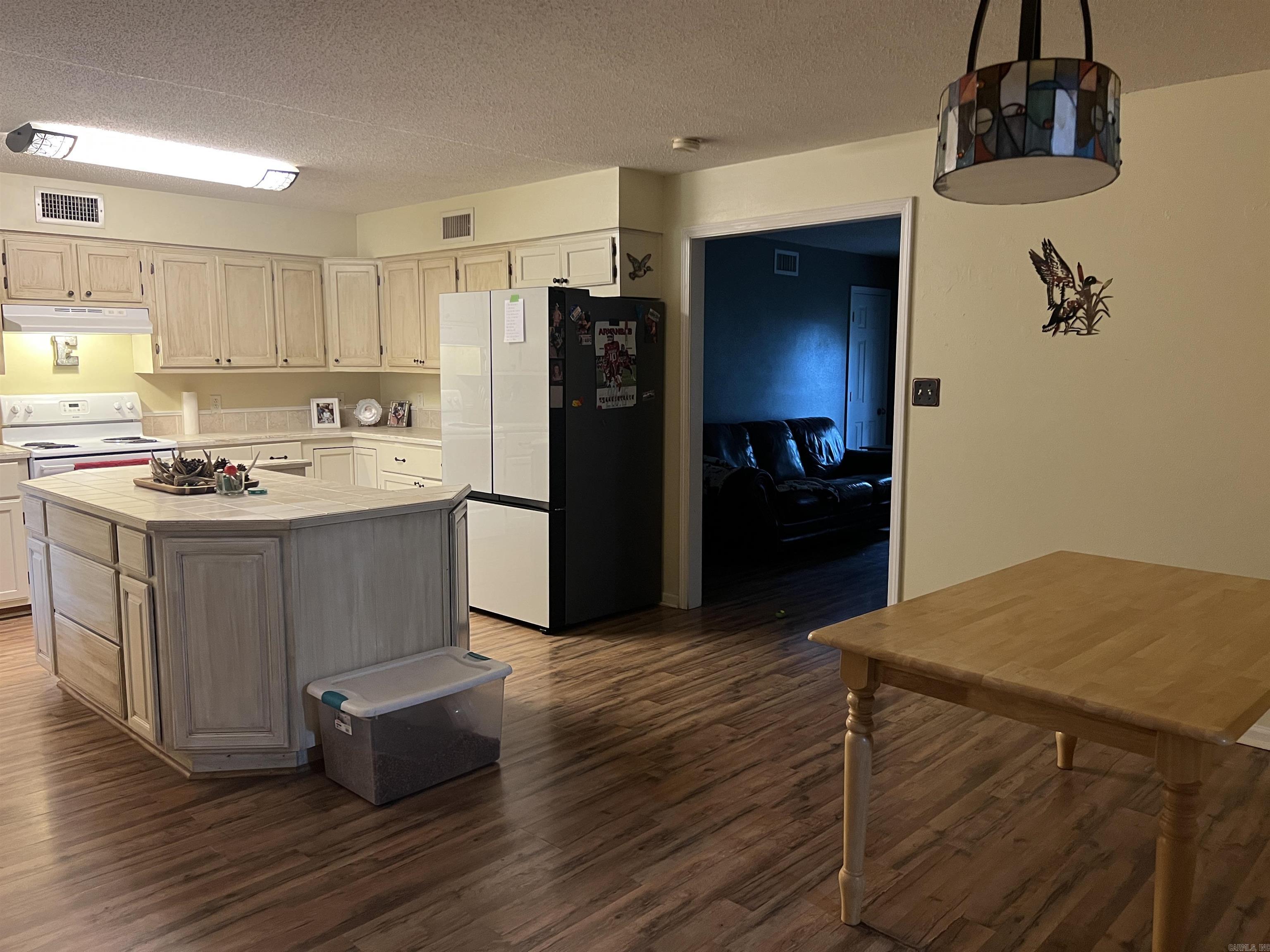 904 W Dogwood  Star City, AR
