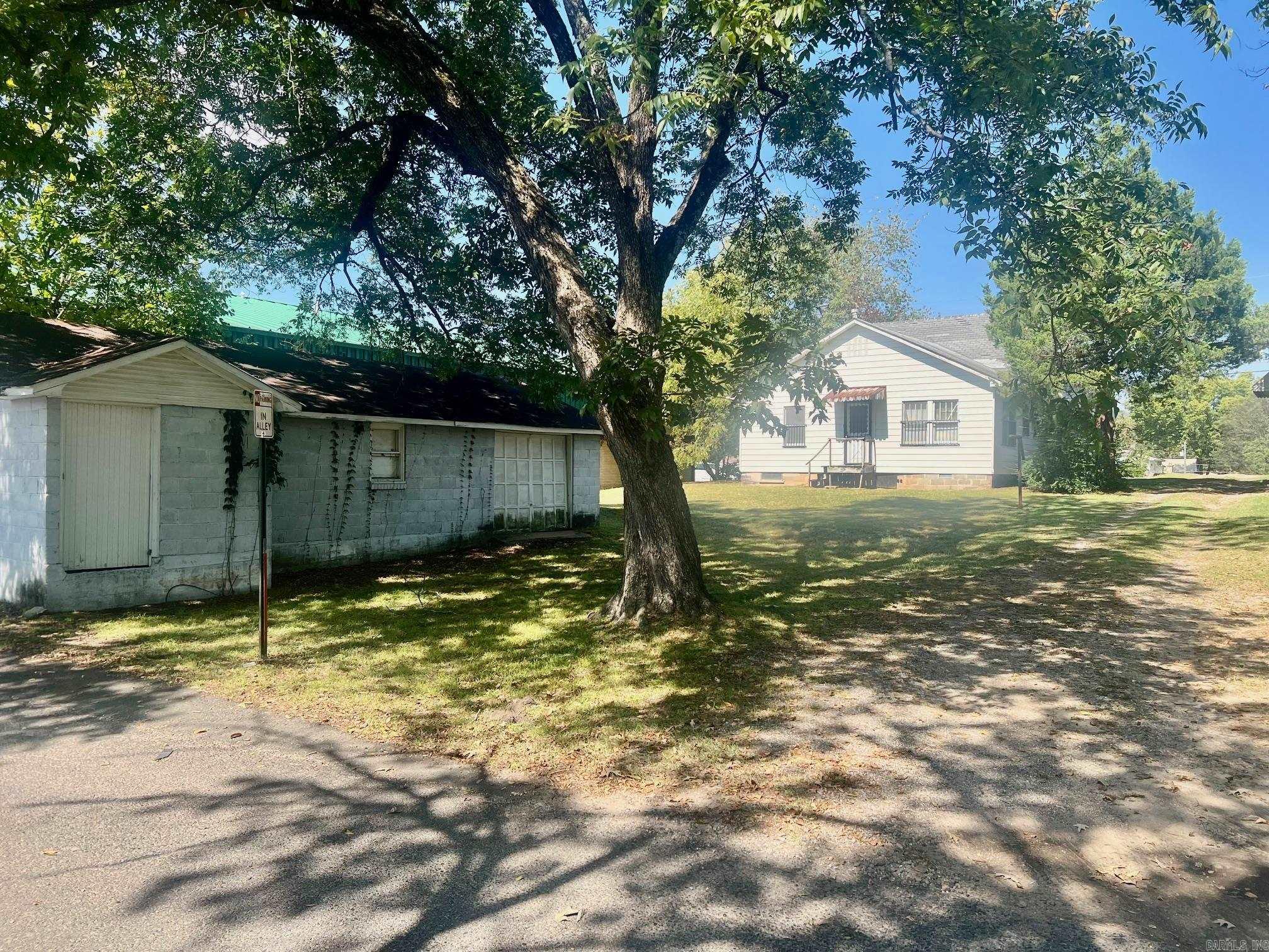 221 Oaklawn  Hot Springs, AR