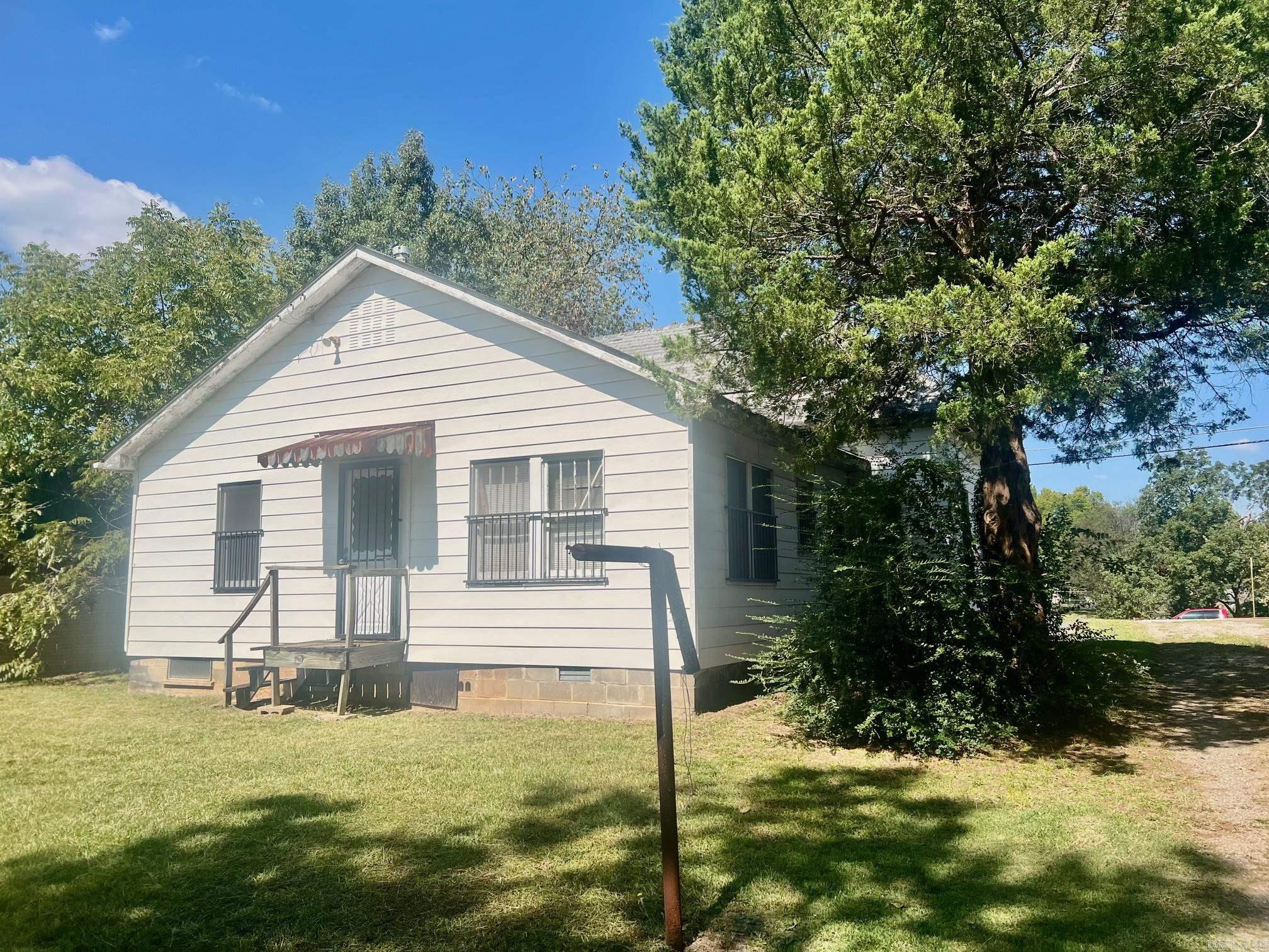 221 Oaklawn  Hot Springs, AR