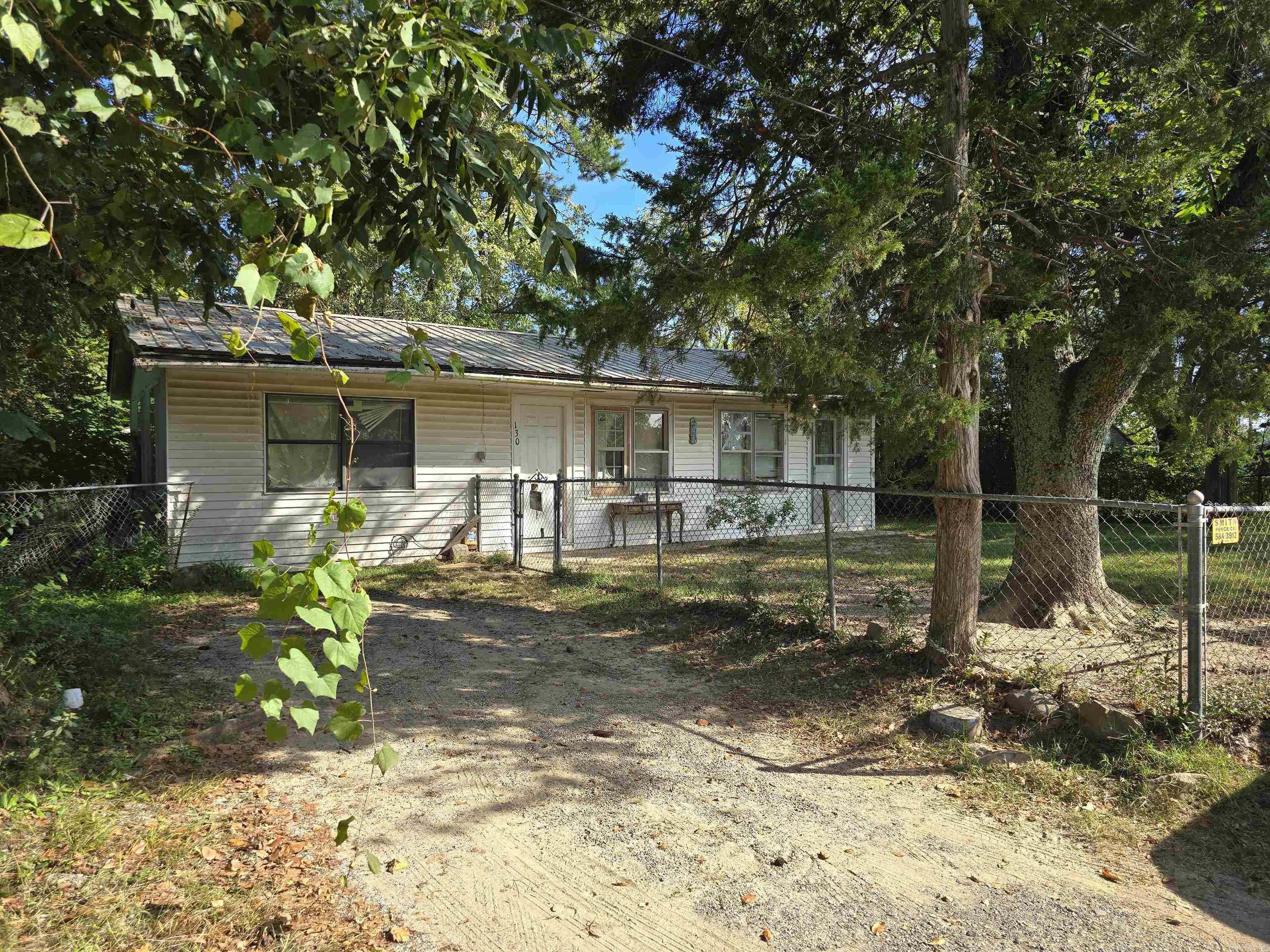 130 W Johnson  Hatfield, AR