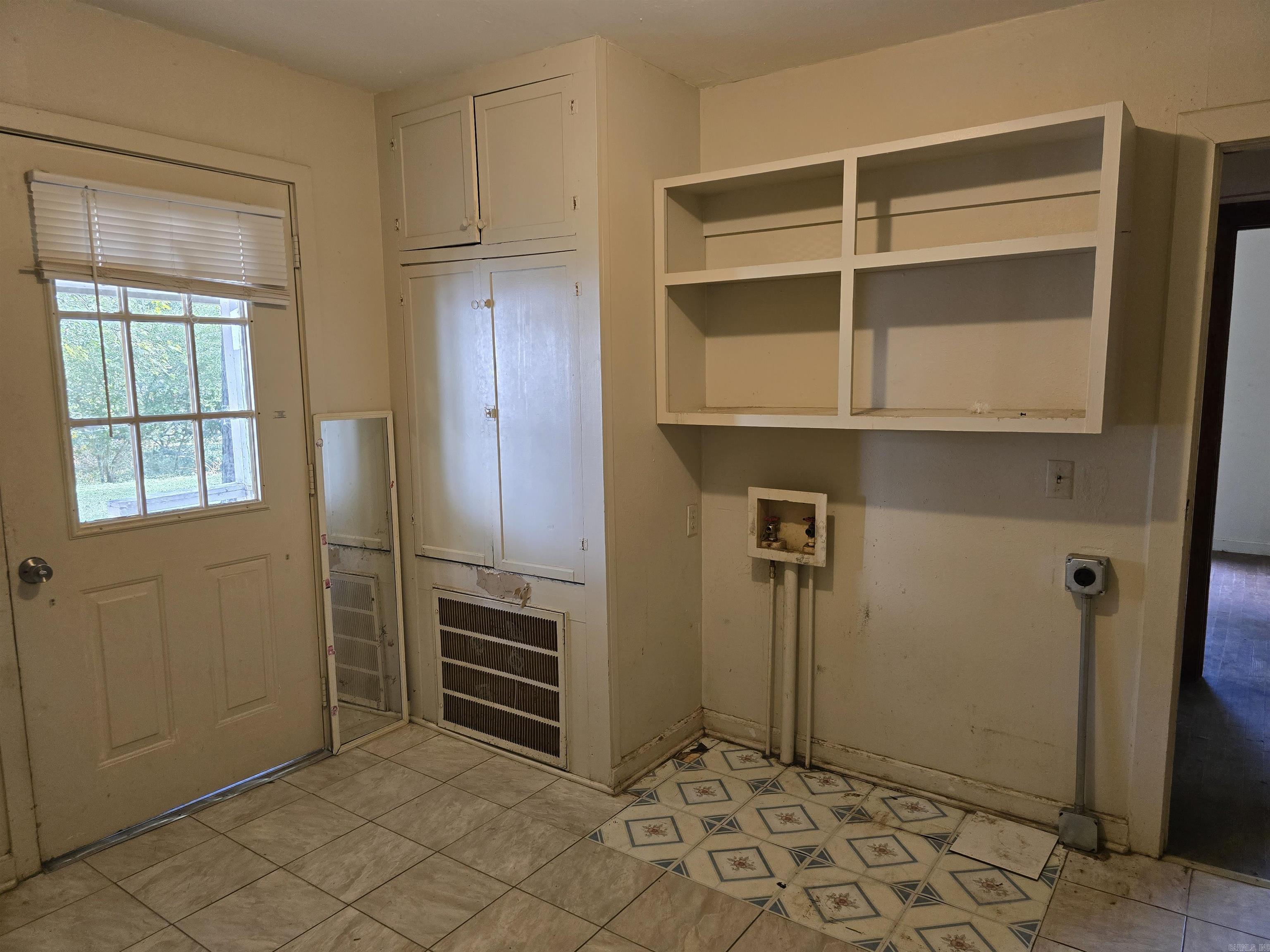 130 W Johnson  Hatfield, AR