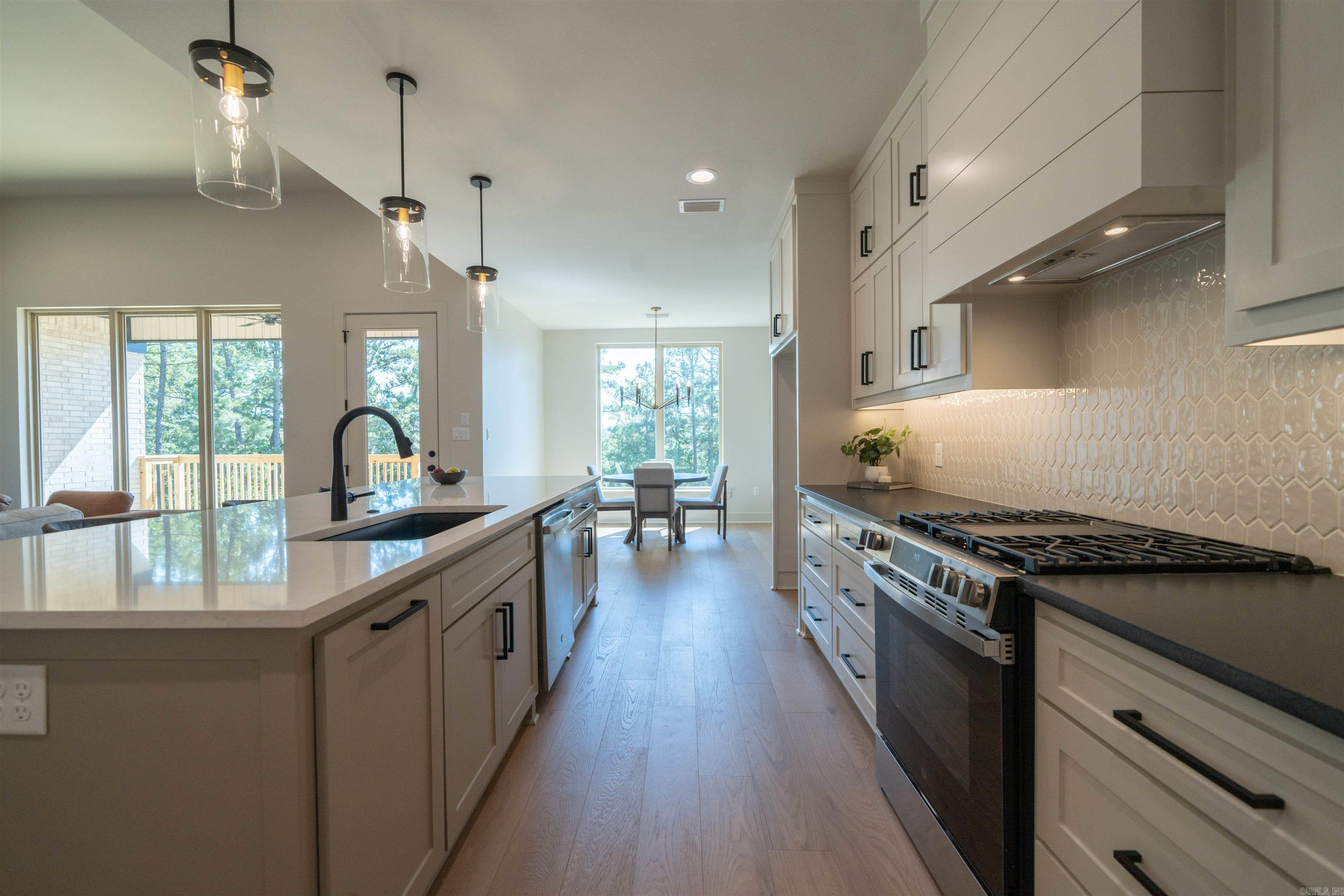 169 Ridgeview  Maumelle, AR