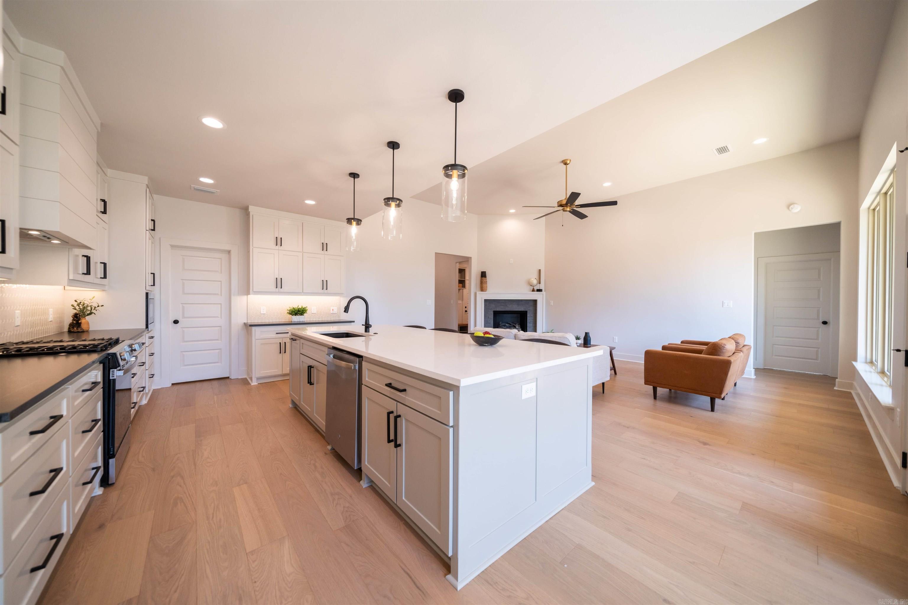 169 Ridgeview  Maumelle, AR