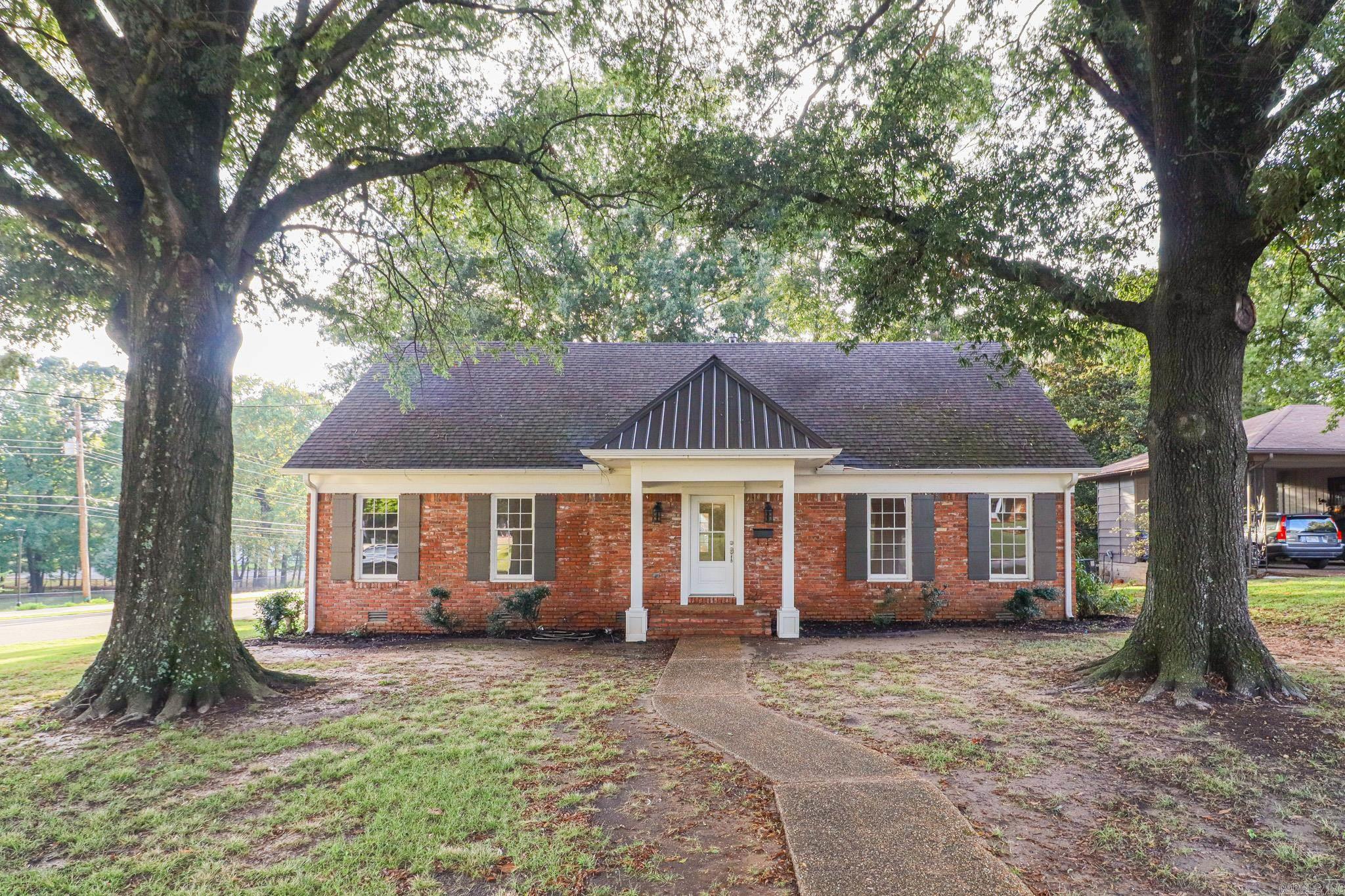 1919 sherwood  Jonesboro, AR