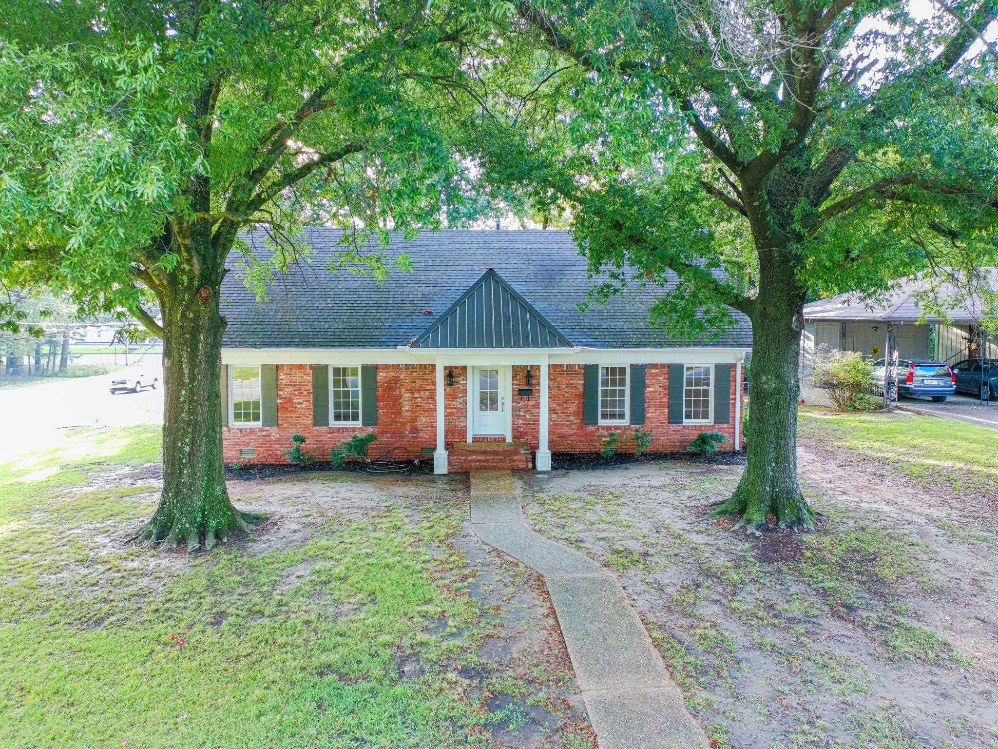 1919 sherwood  Jonesboro, AR