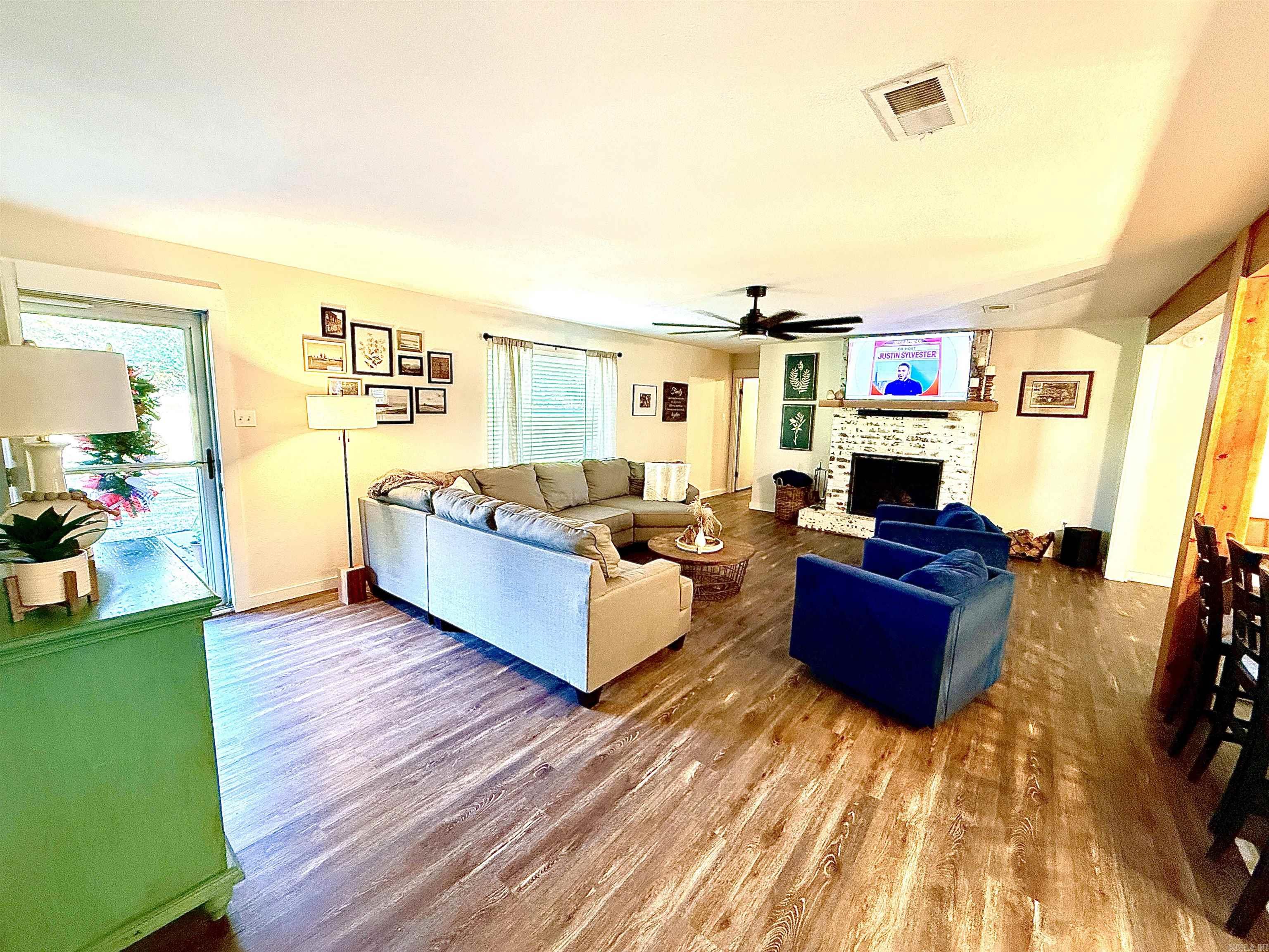 2 Elcan  Cabot, AR