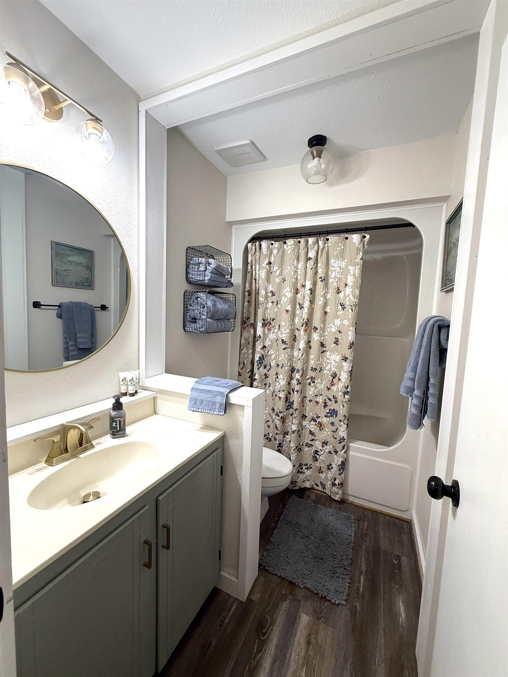 2 Elcan  Cabot, AR