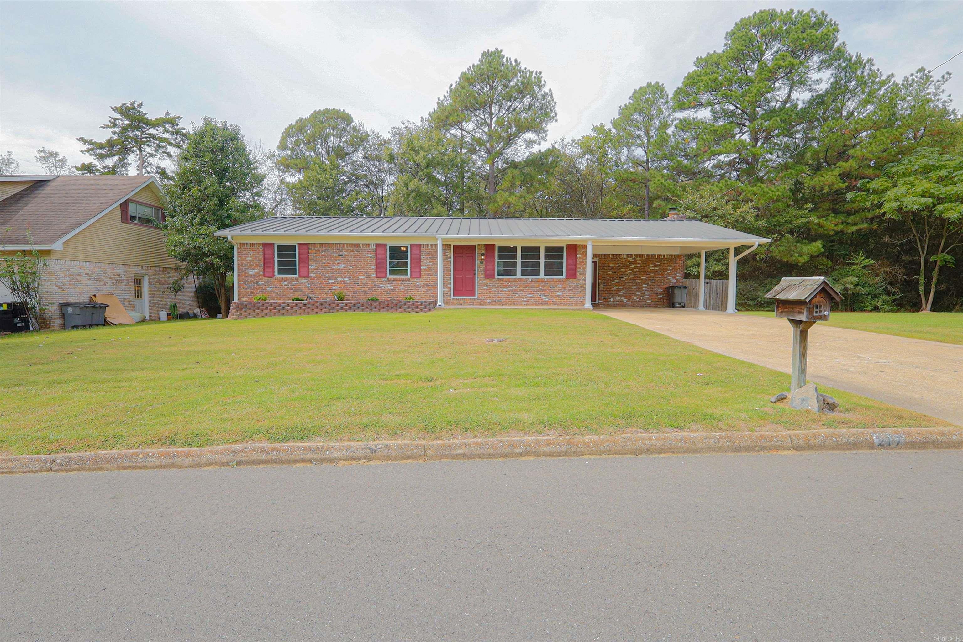 217 Cedarwood  Hot Springs, AR