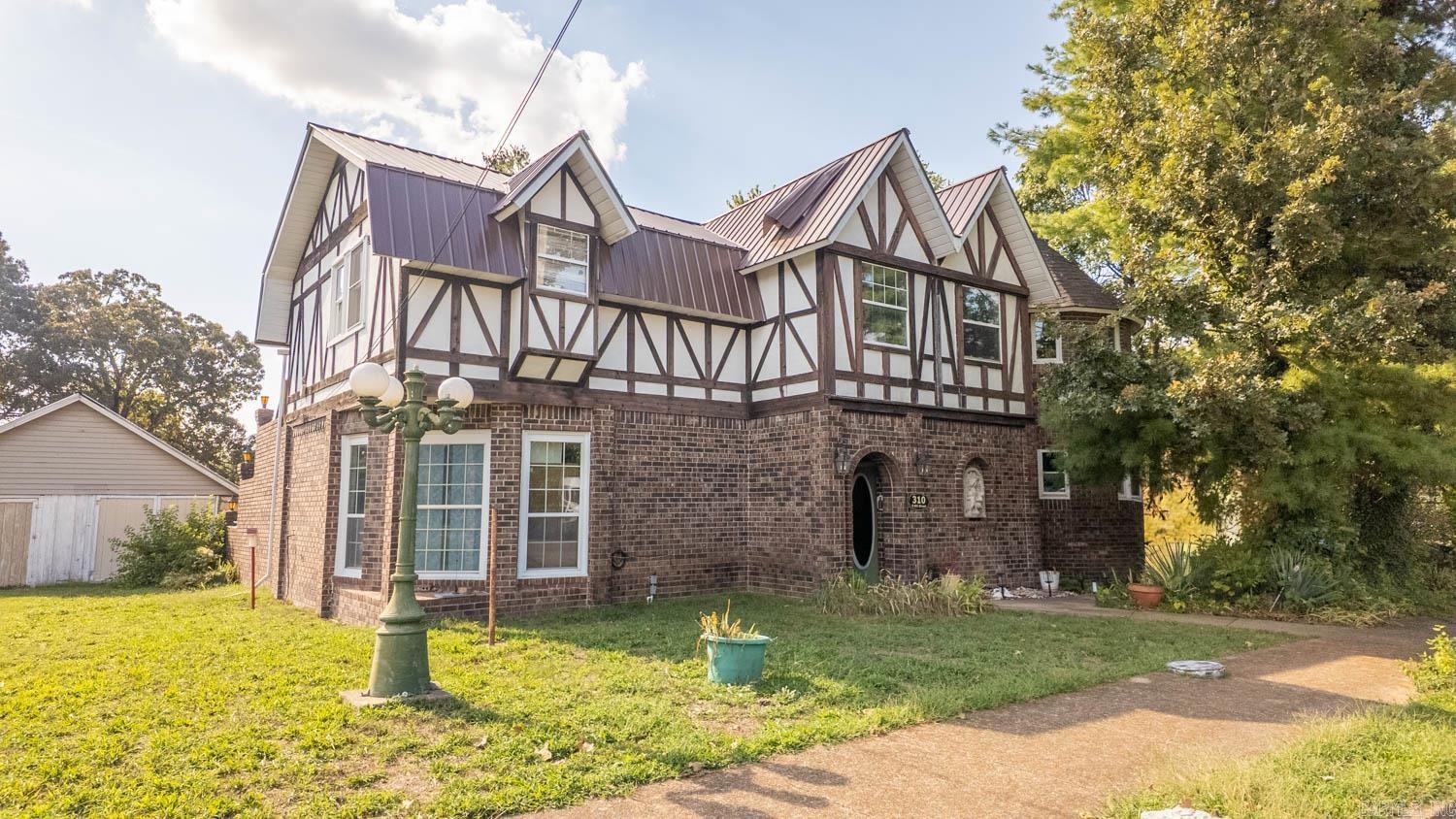 310 S 6th Street  Thayer, MO