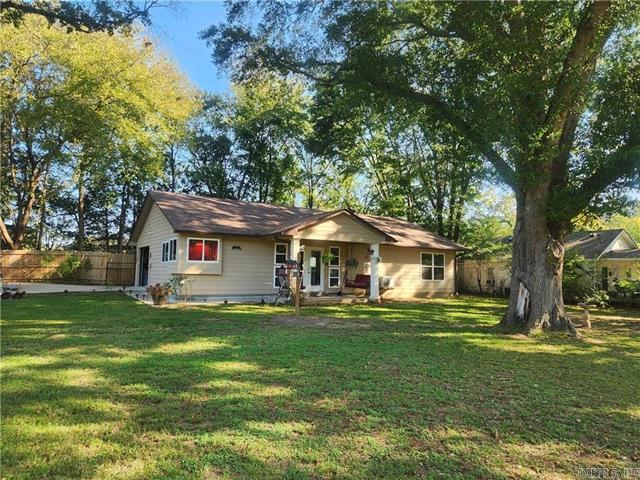 110 E Walker  Ozark, AR