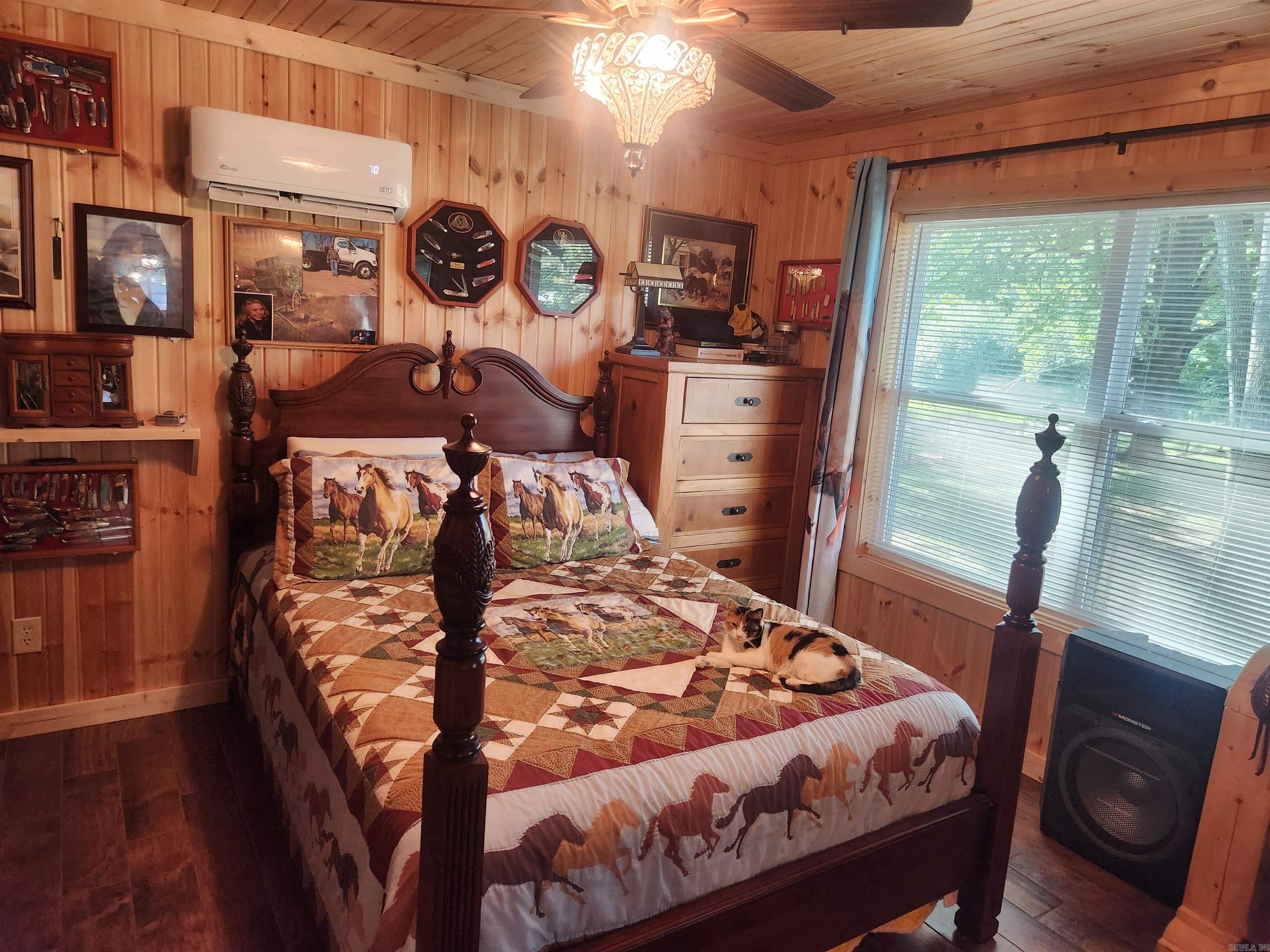 110 E Walker  Ozark, AR