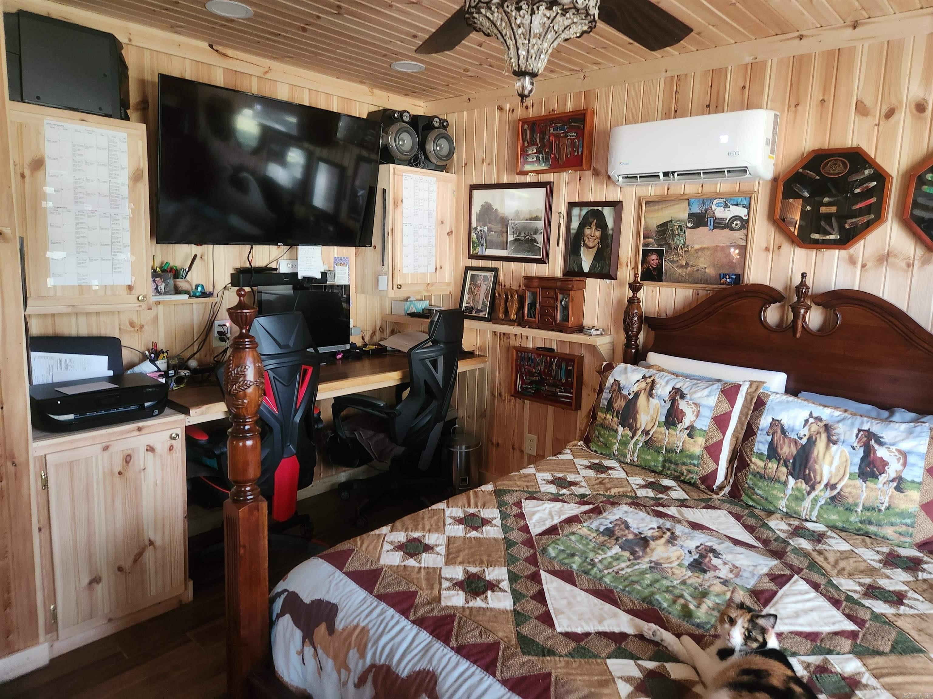 110 E Walker  Ozark, AR